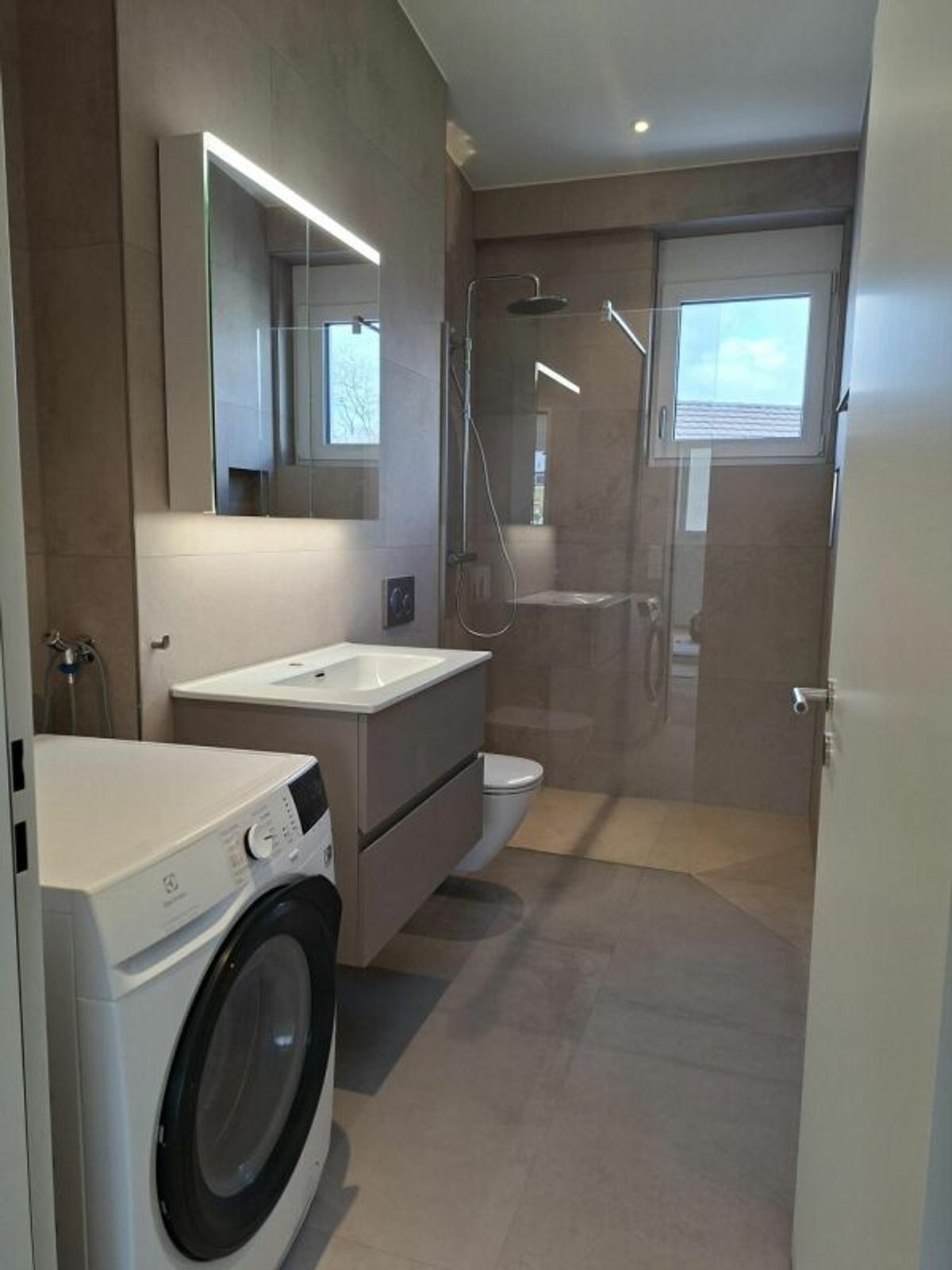 Photo 7