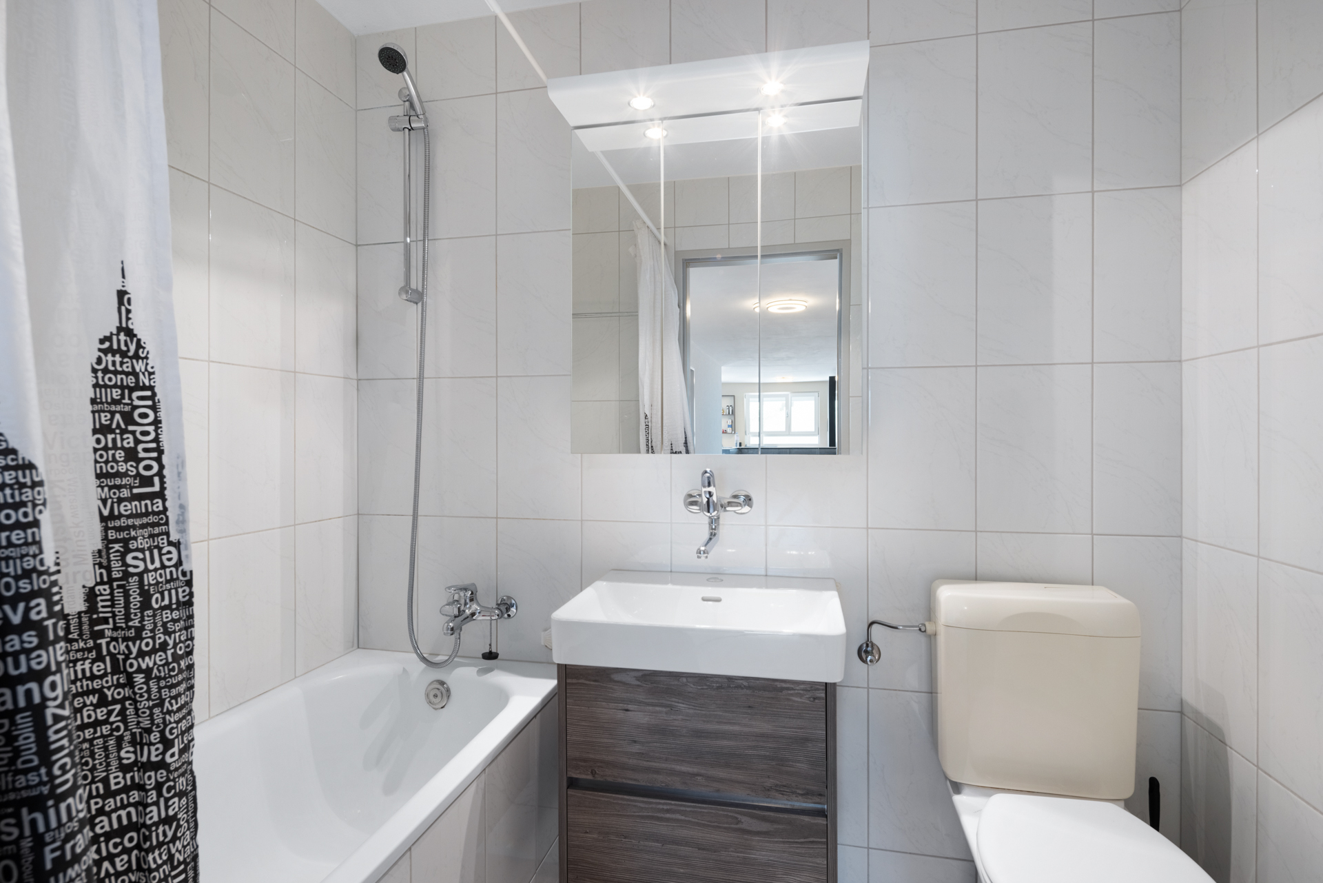 Interior view 2