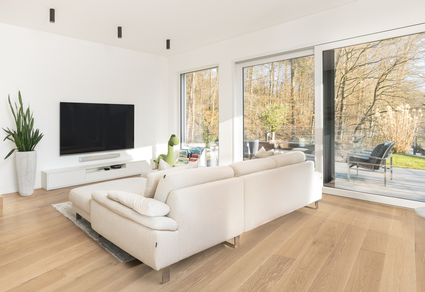 Interior view 4