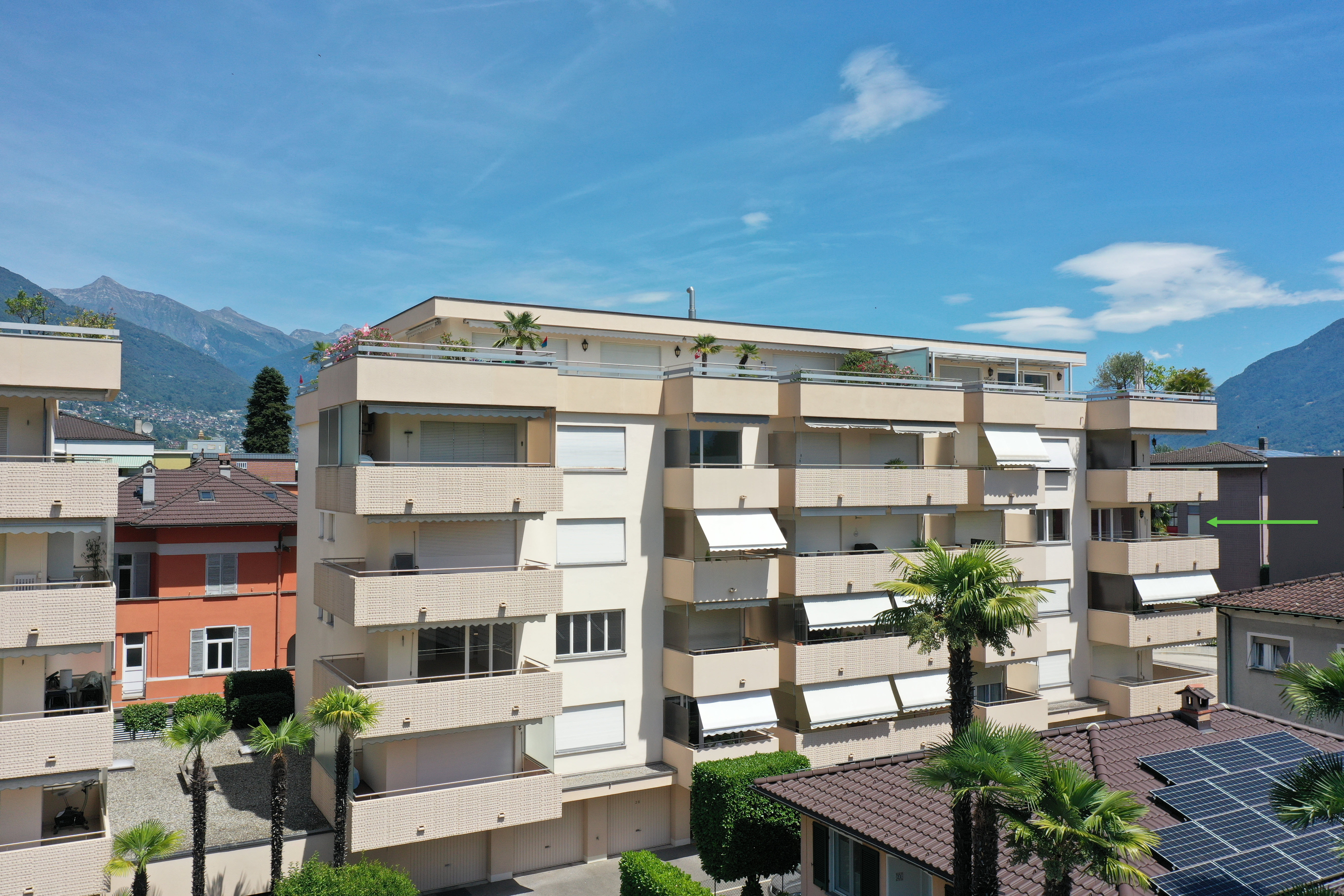 Das Condominio liegt zentrumsnah an einer Einbahnstrasse.