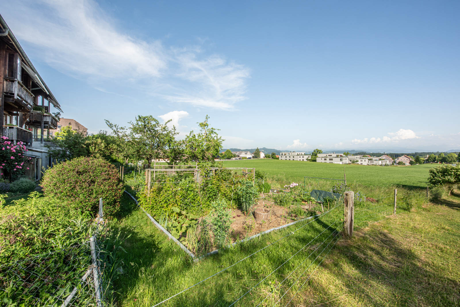 Sie dürfen auch Gartenbeete unterhalten. Sie dürfen auch Gartenbeete unterhalten.