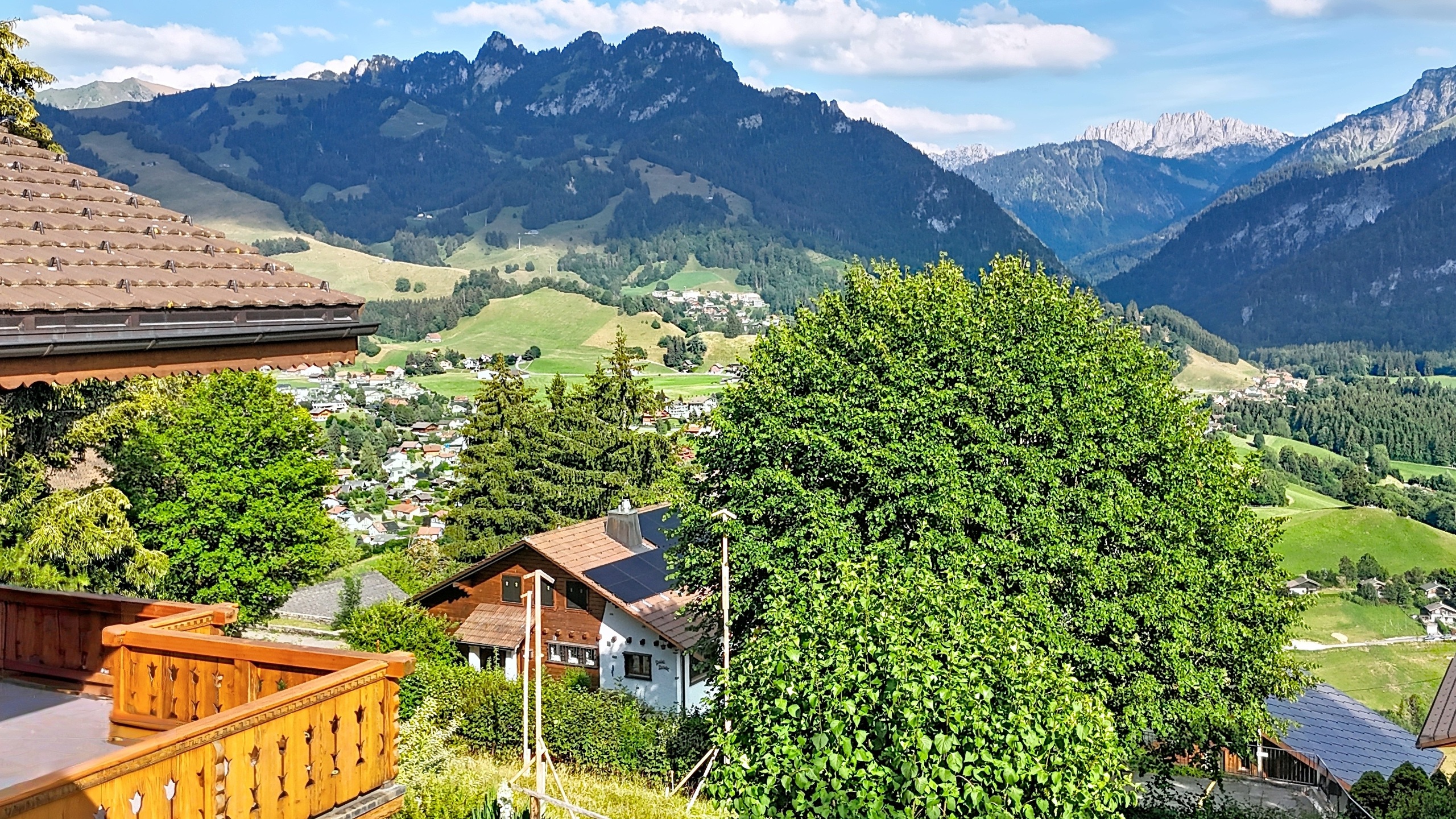 Vue sur les Gaslosen et Hochmatt, Dents Vertes et Dent de Broc
