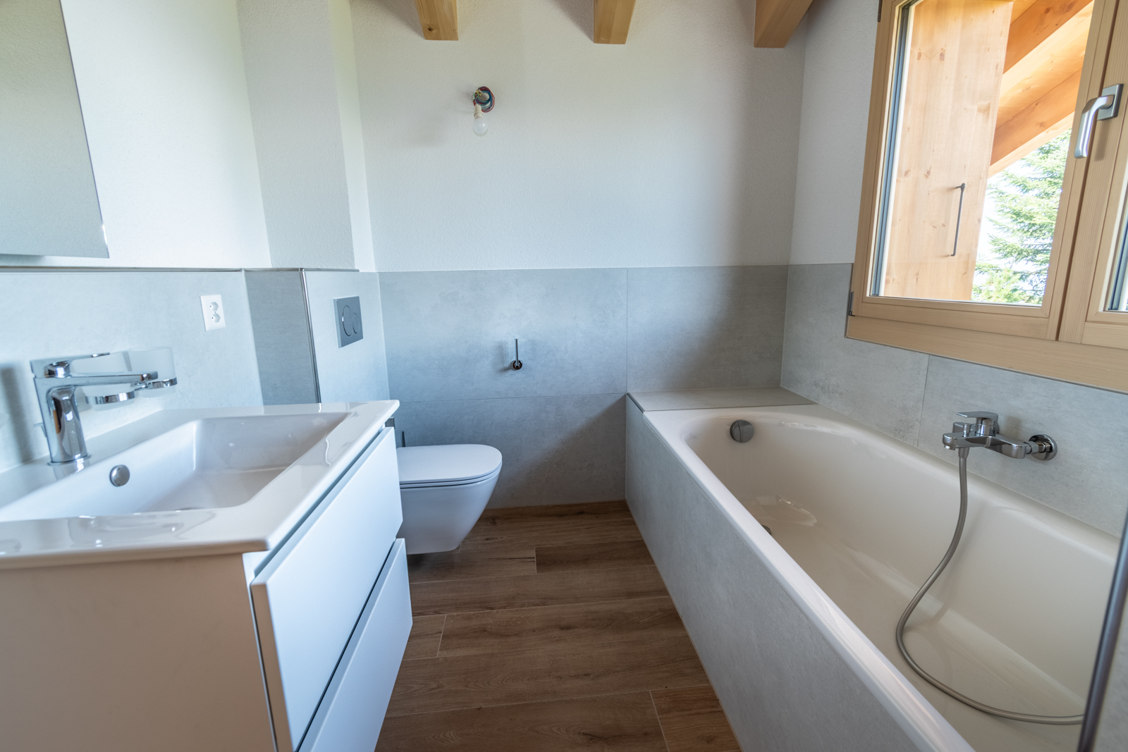 Salle d'eau avec douche et bain Salle d'eau avec douche et bain