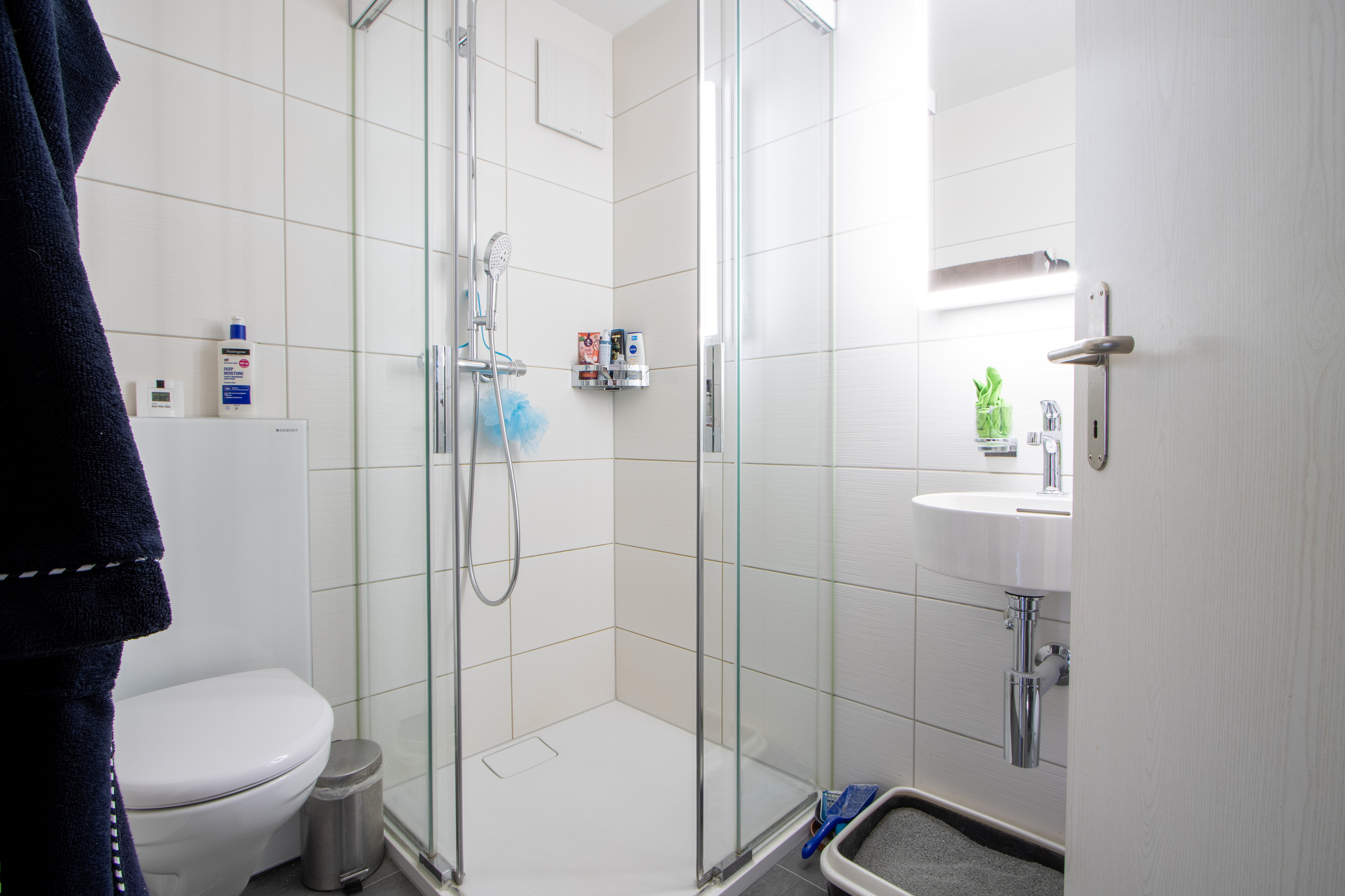 WC séparé avec douche