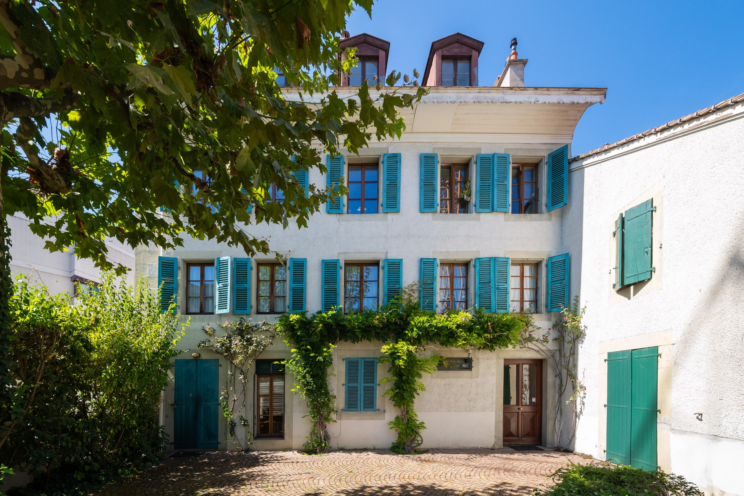 Exterior view 1