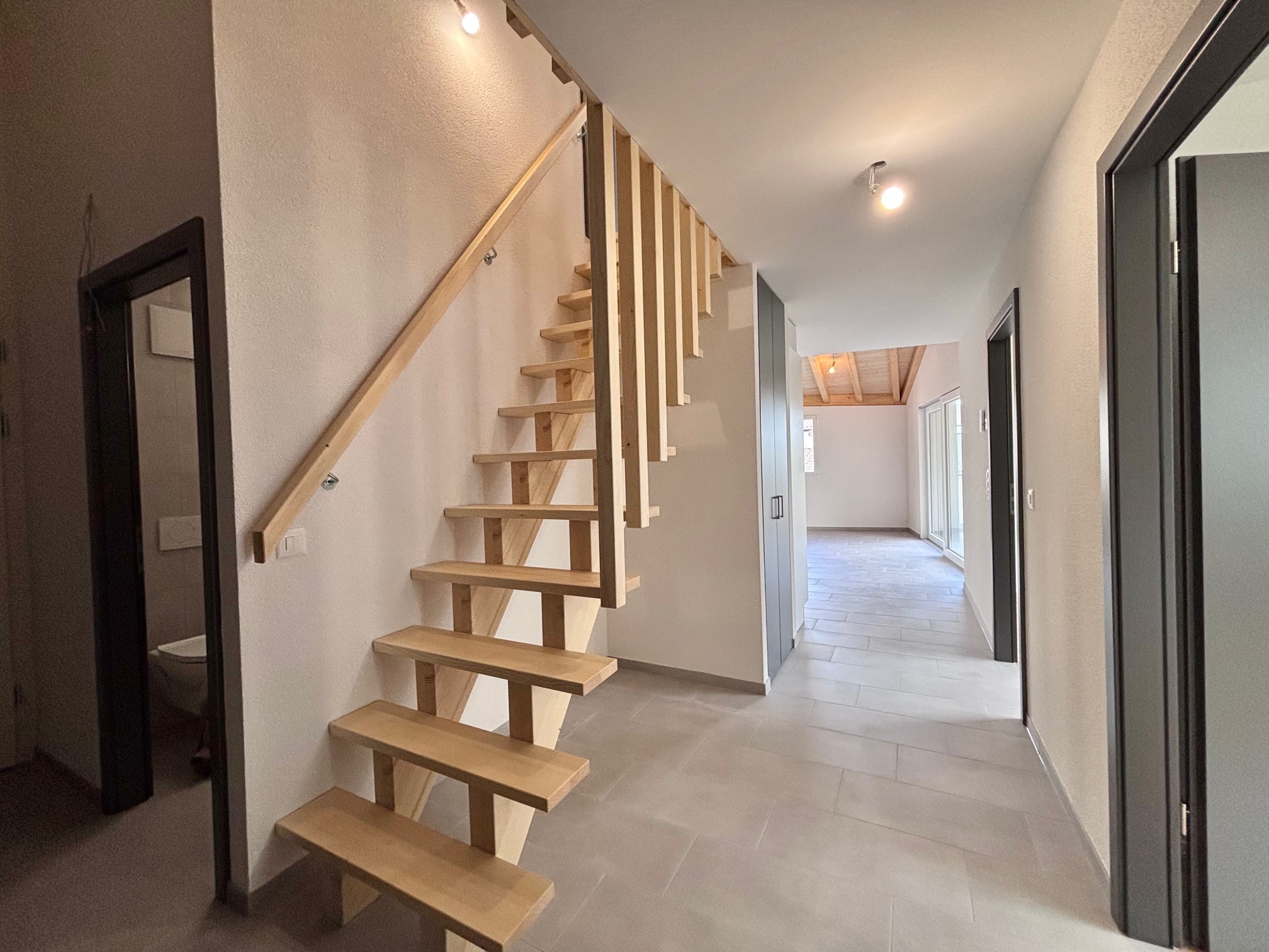 Interior view 6