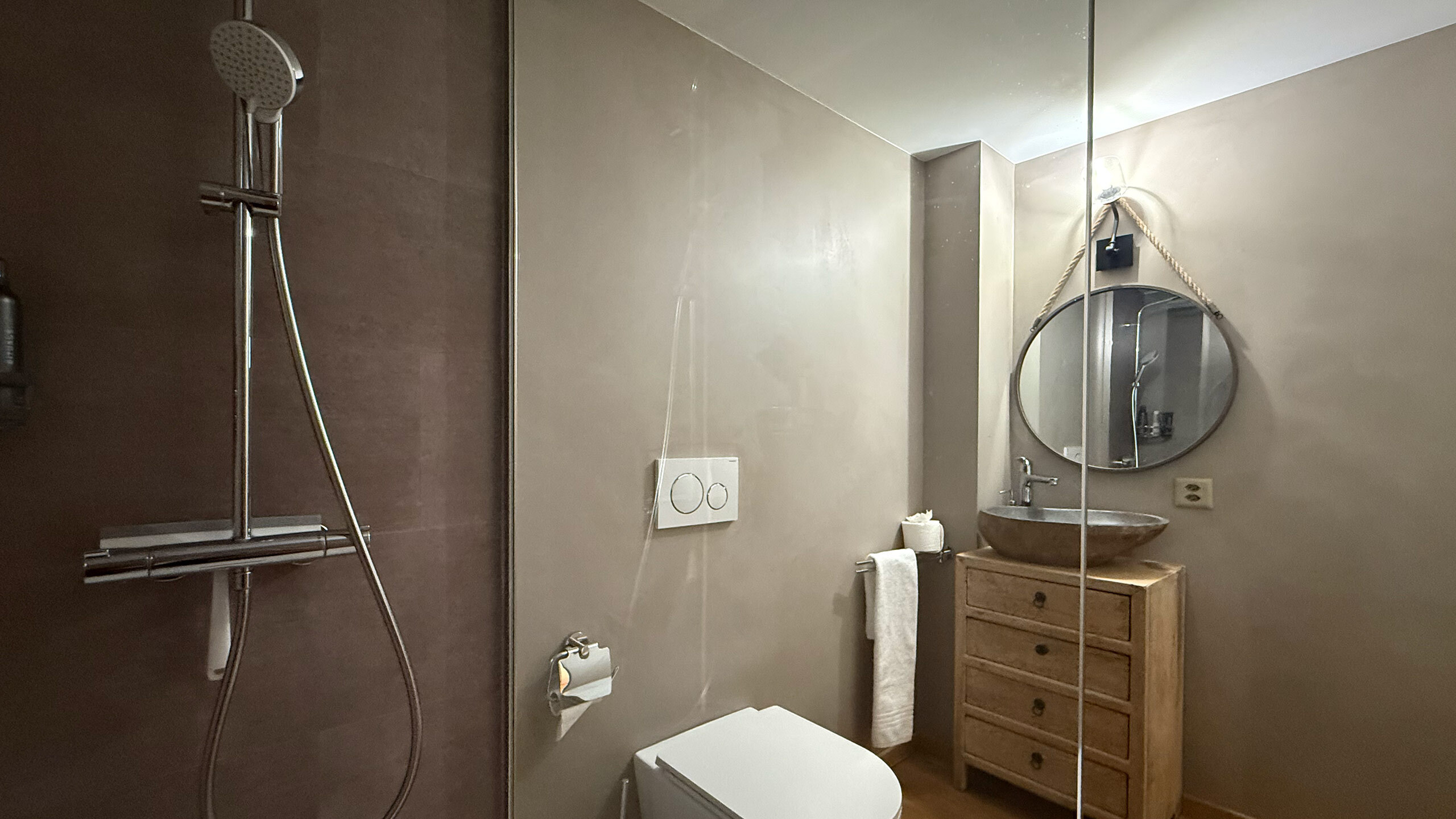 Bedroom 5 - Shower room