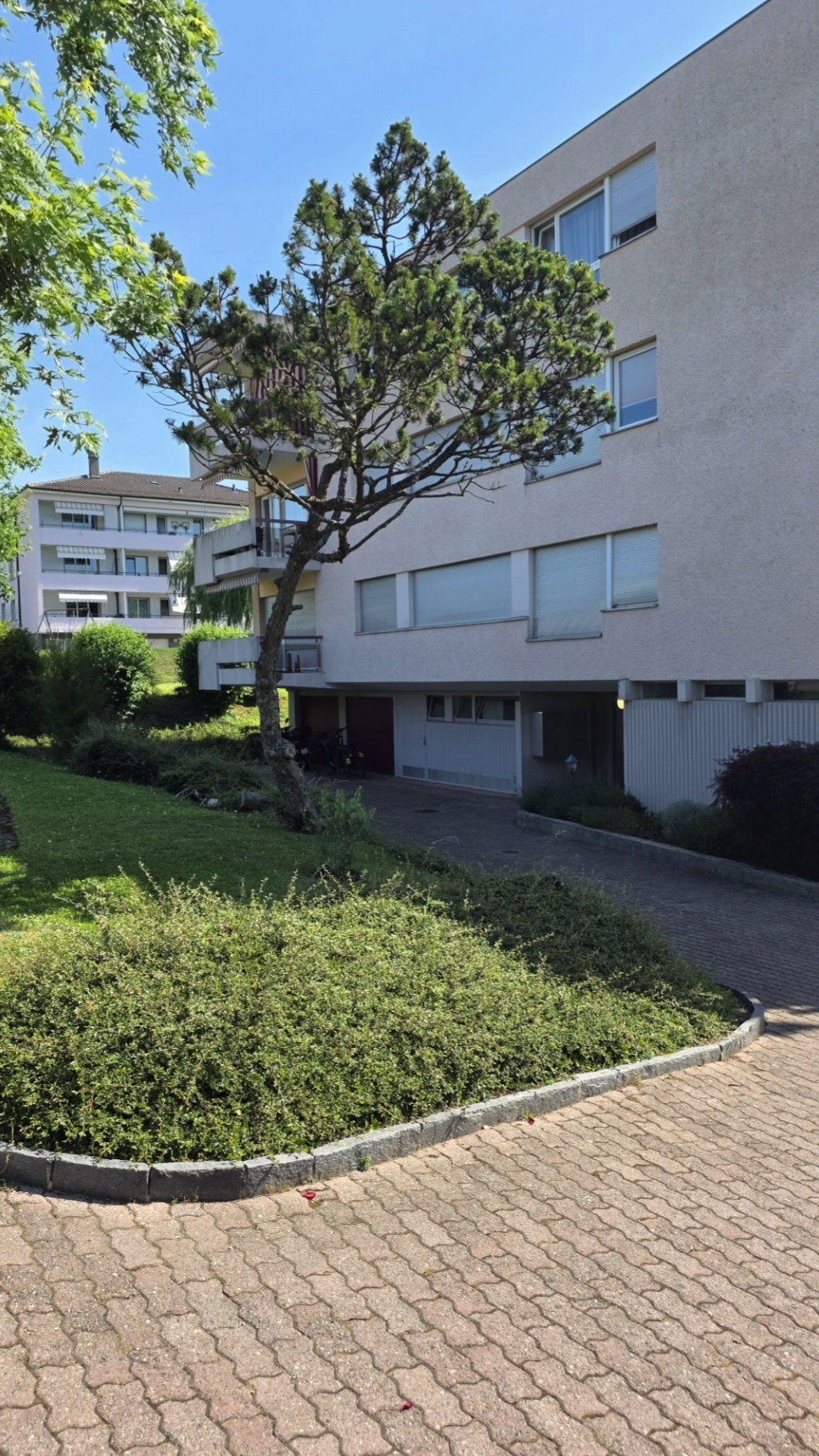 Vue accès immeuble