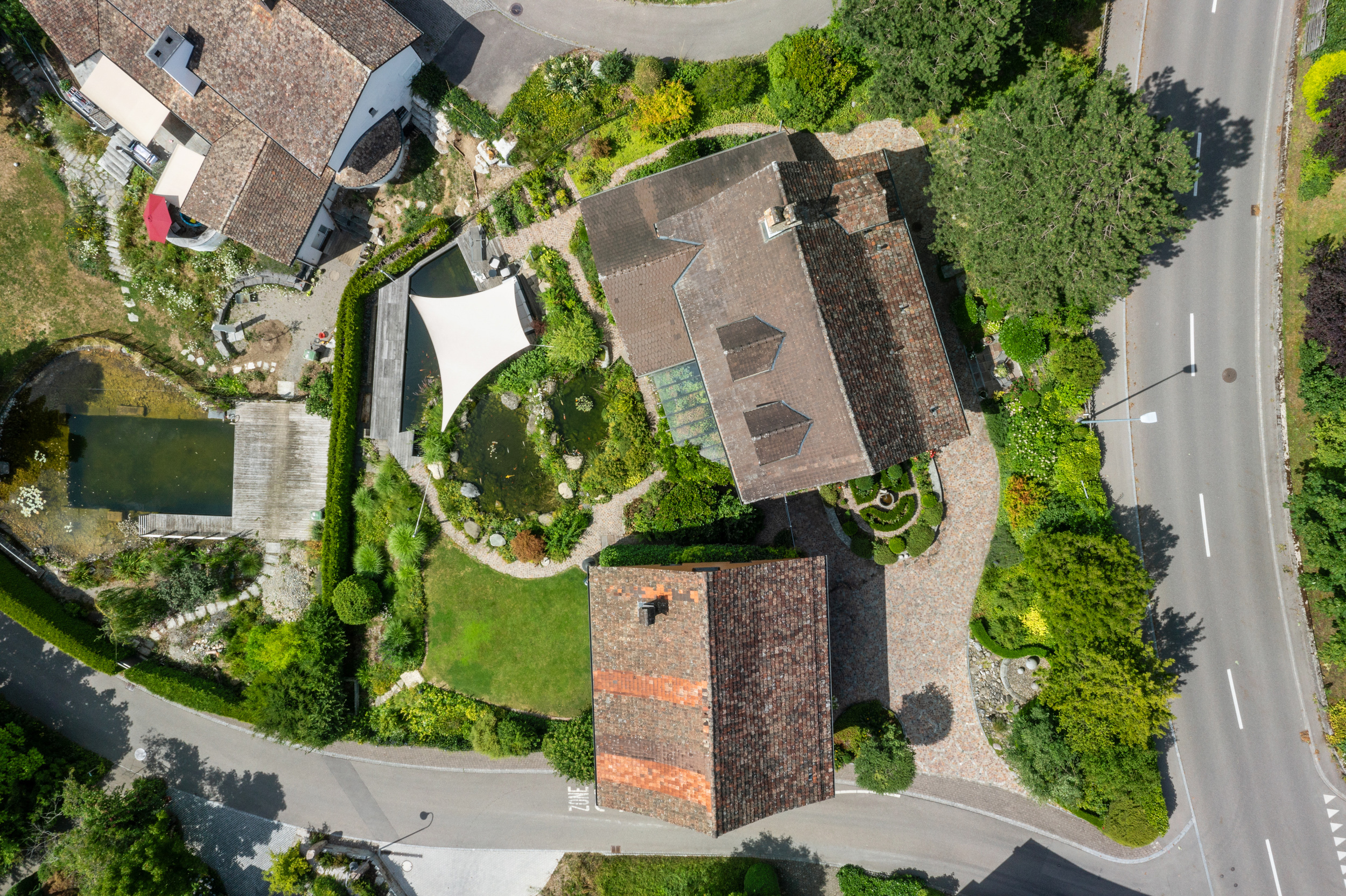 Einmaliges Anwesen mit viel Umschwung. Einmaliges Anwesen mit viel Umschwung.