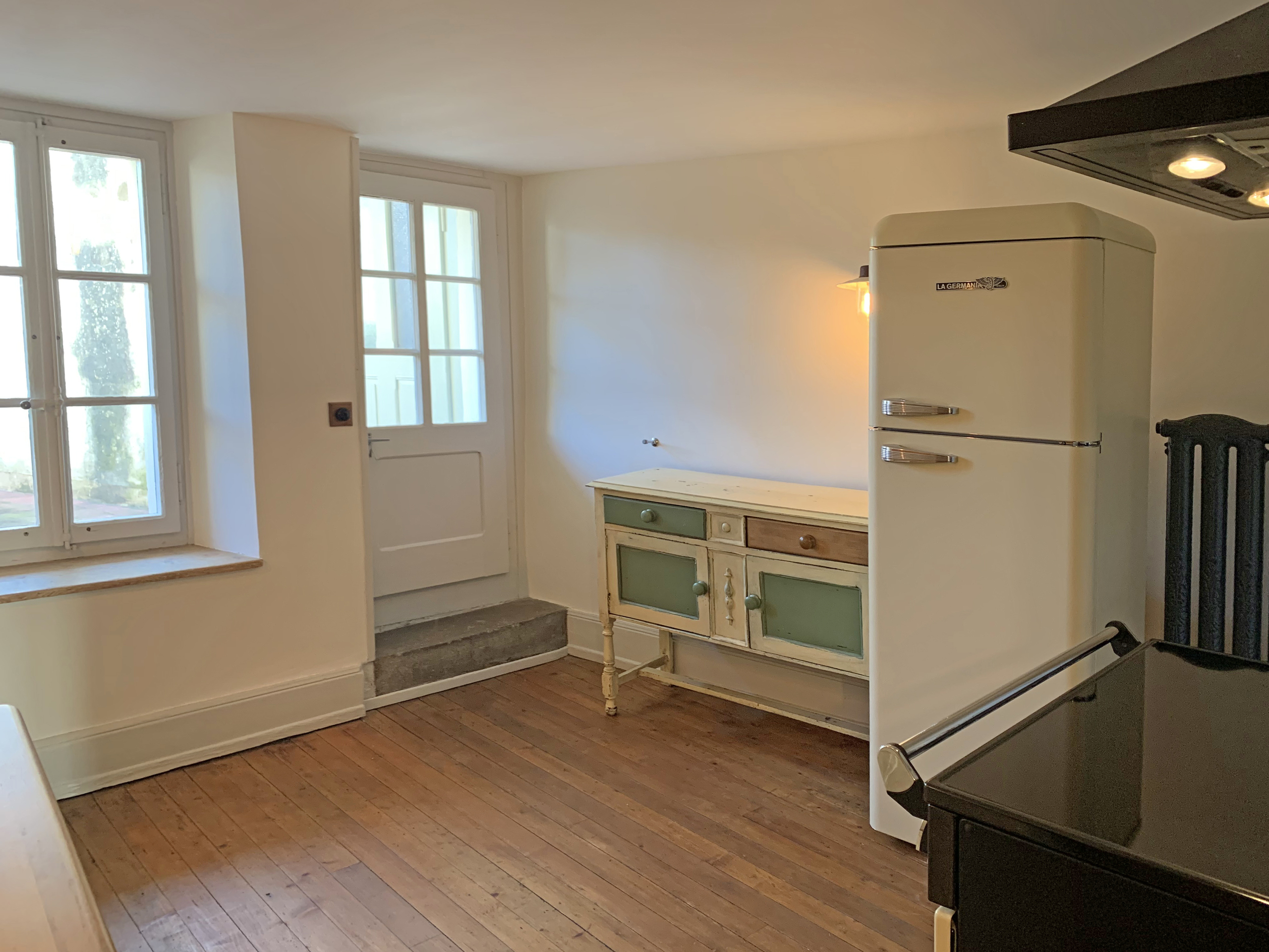 Lot 1 - Cuisine donnant accès à la terrasse et jardin - 1er étage