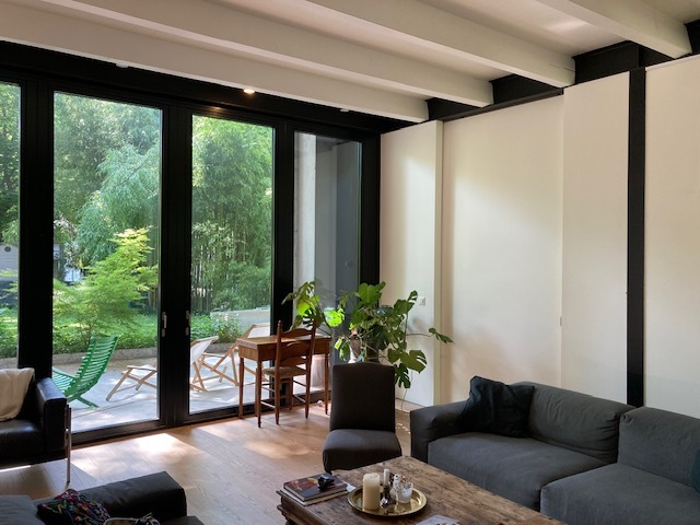 Salon avec cheminée