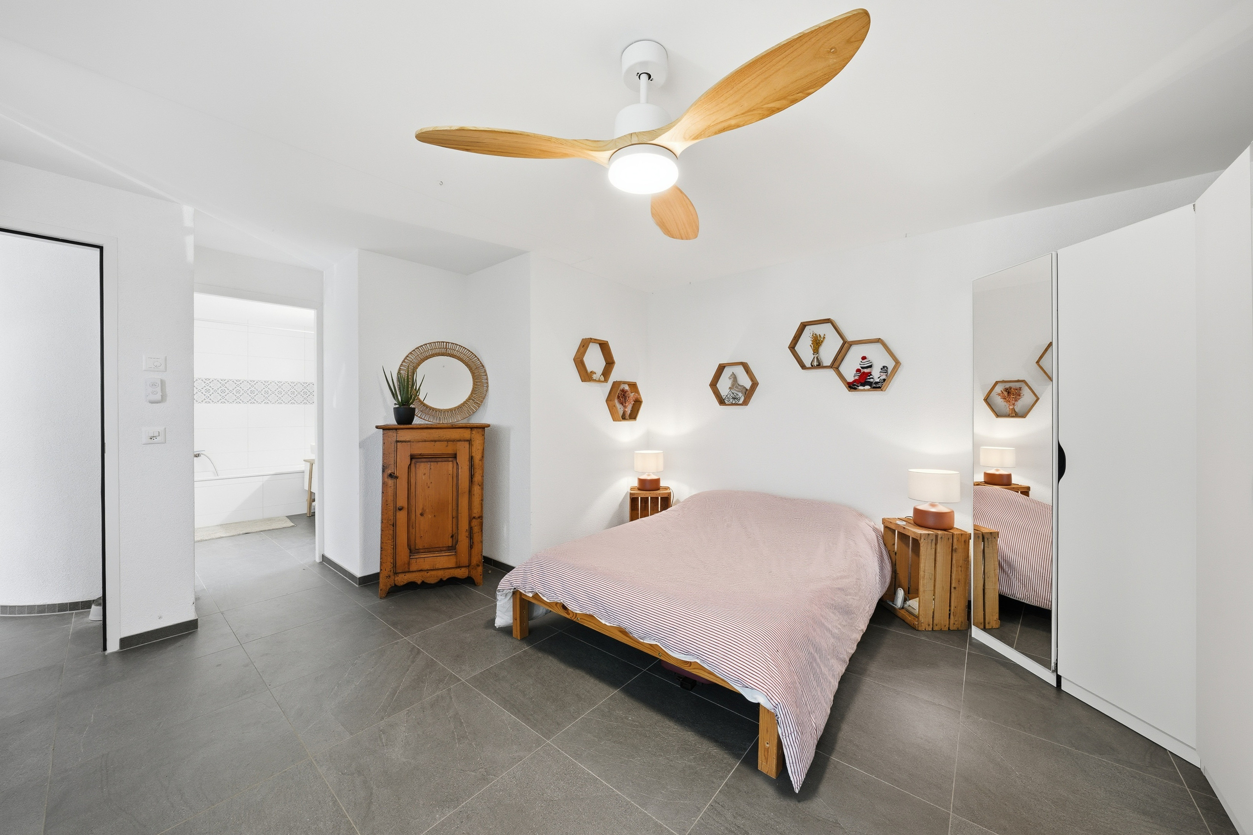 Interior view 2