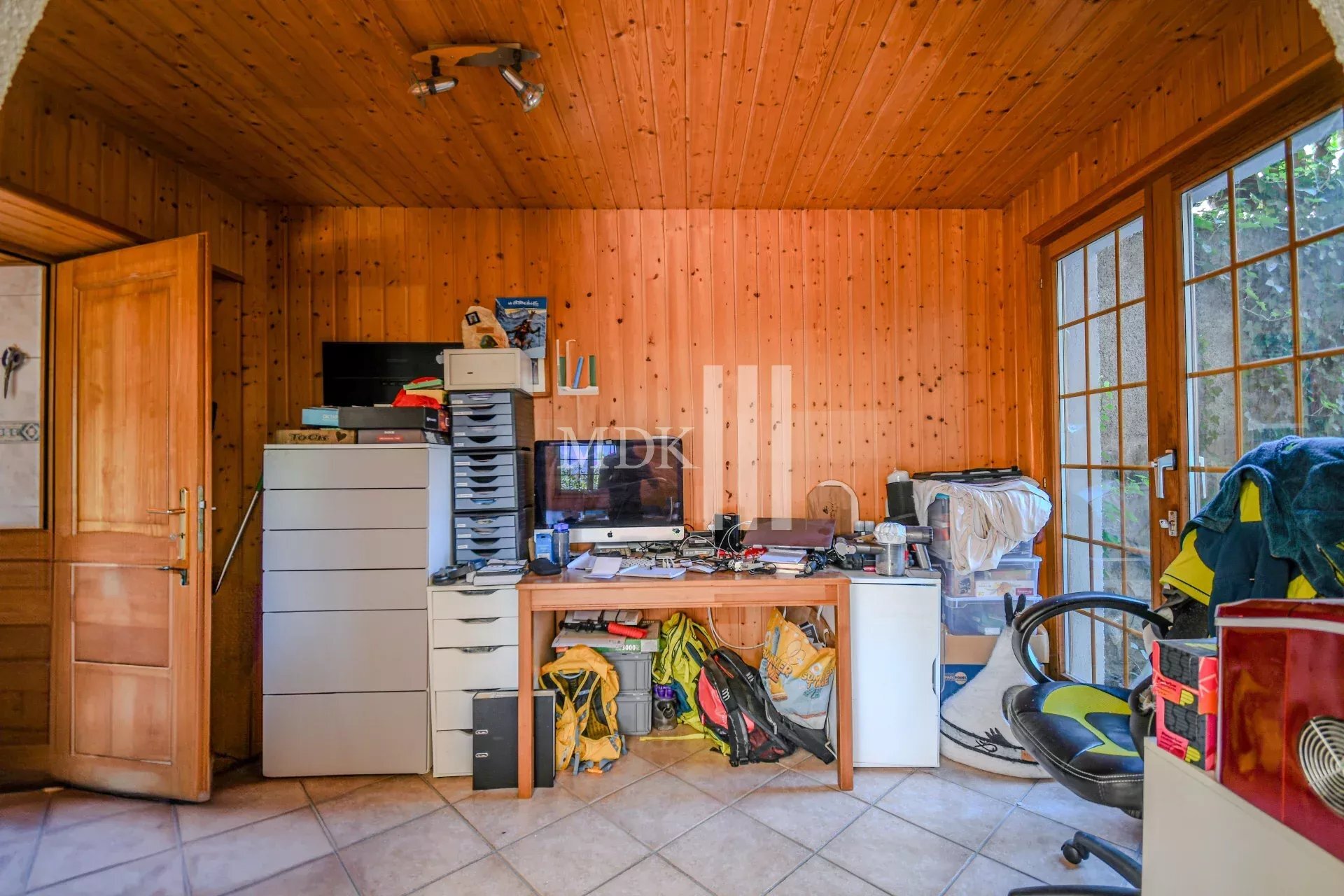 Photo 10