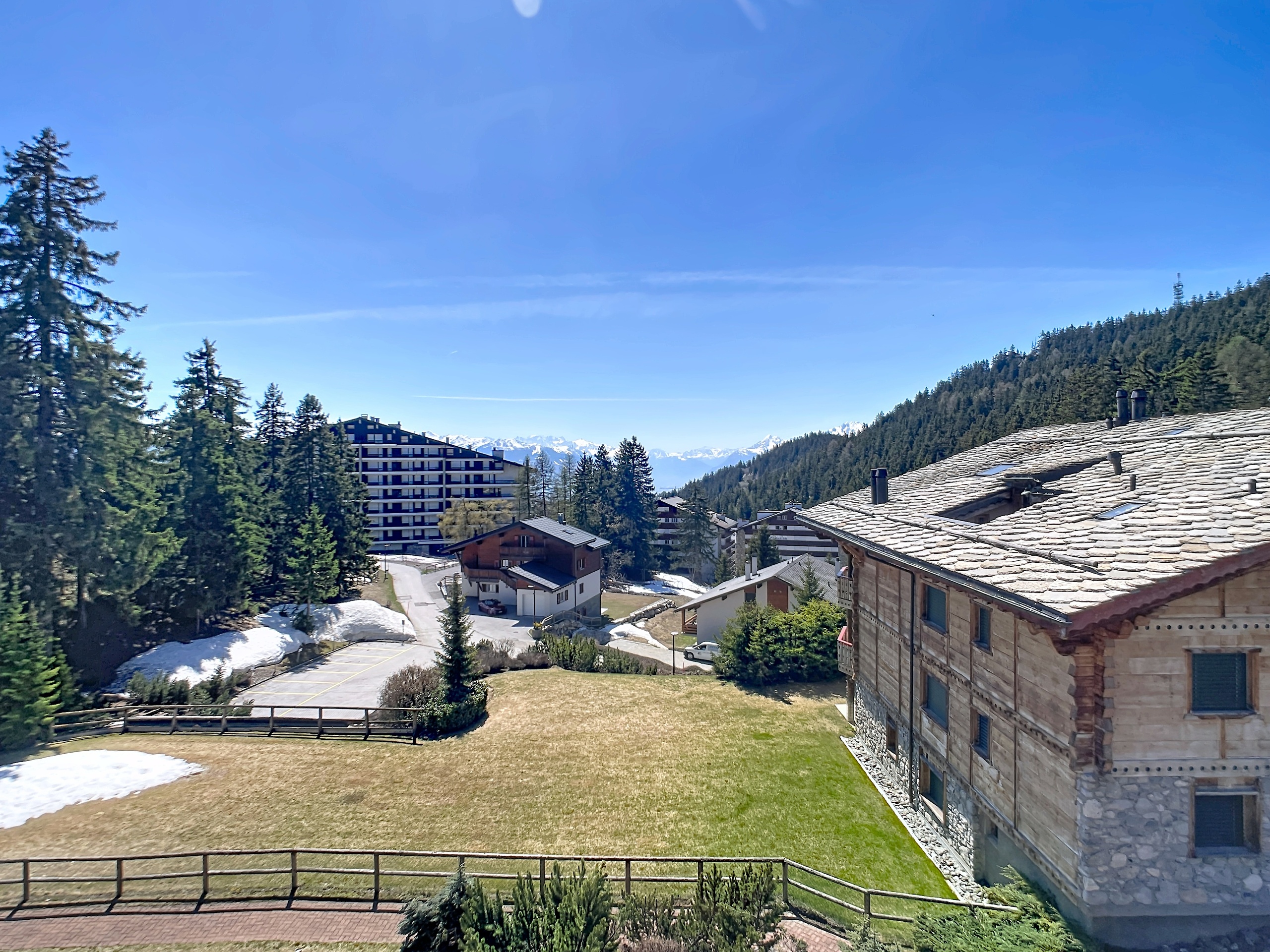 Exterior view 2