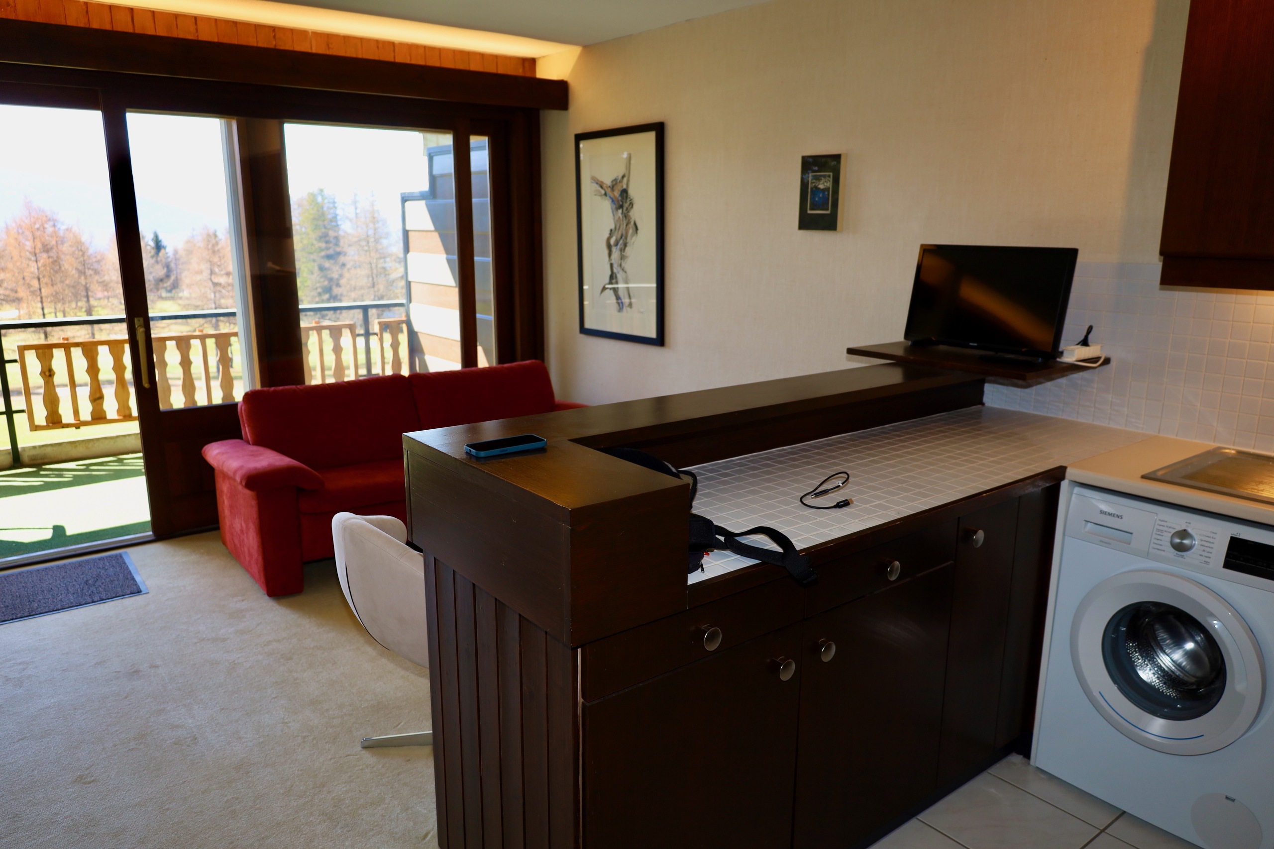 Photo 1