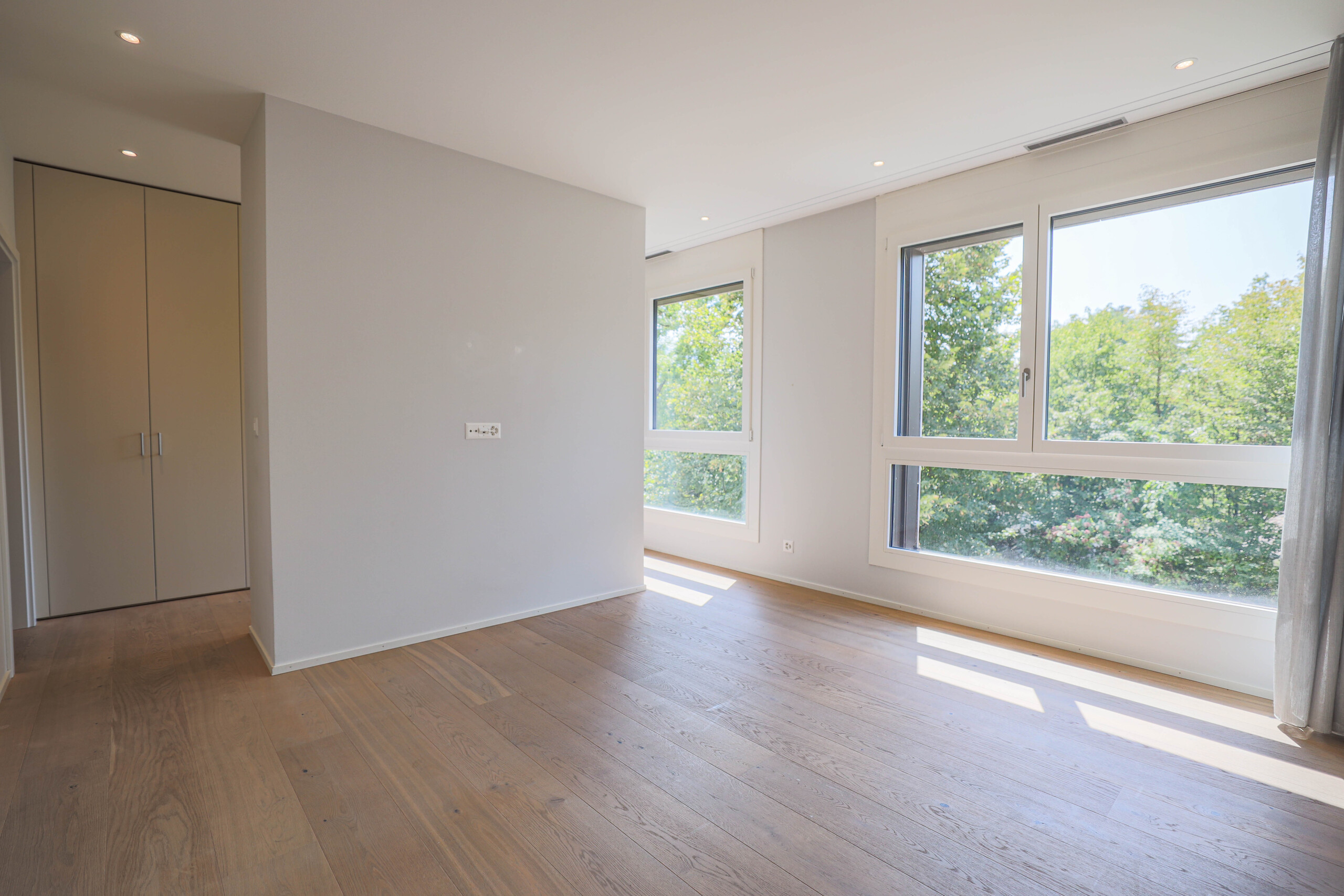 Interior view 6