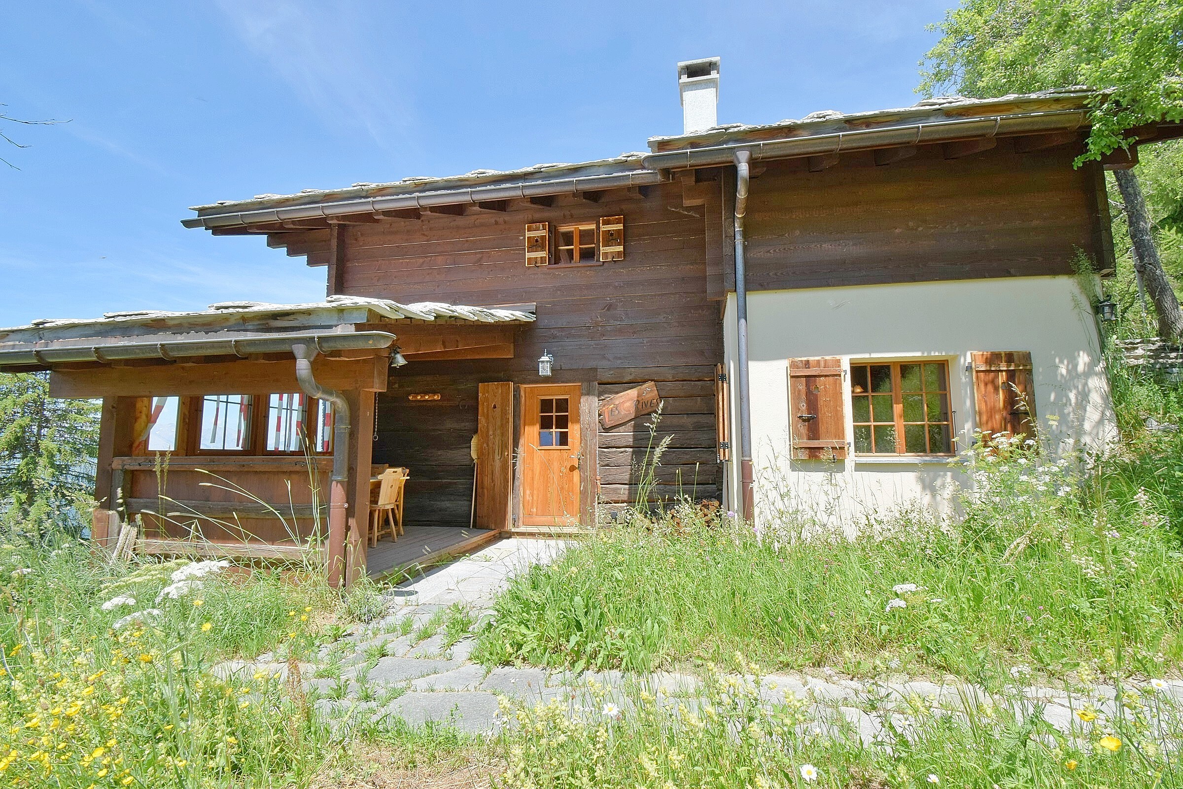 Exterior view 2