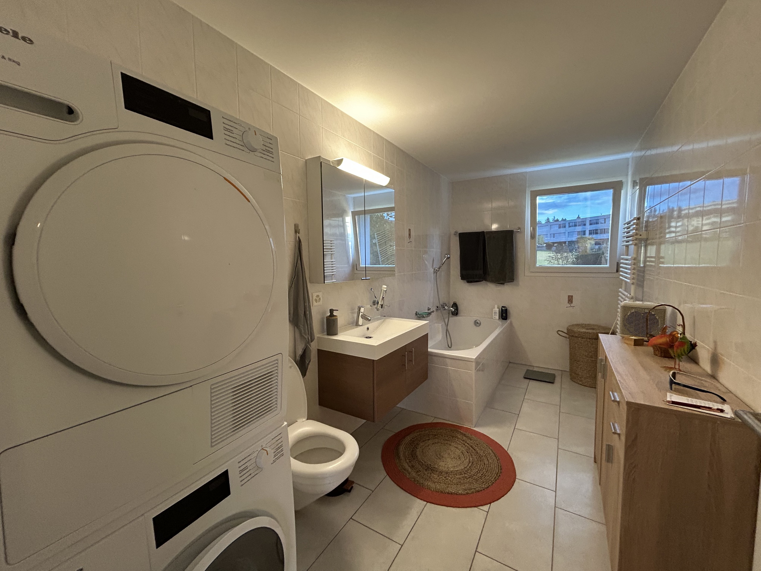 Interior view 8