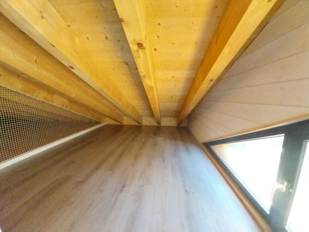 Chambre avec mezzanine et coin jeux