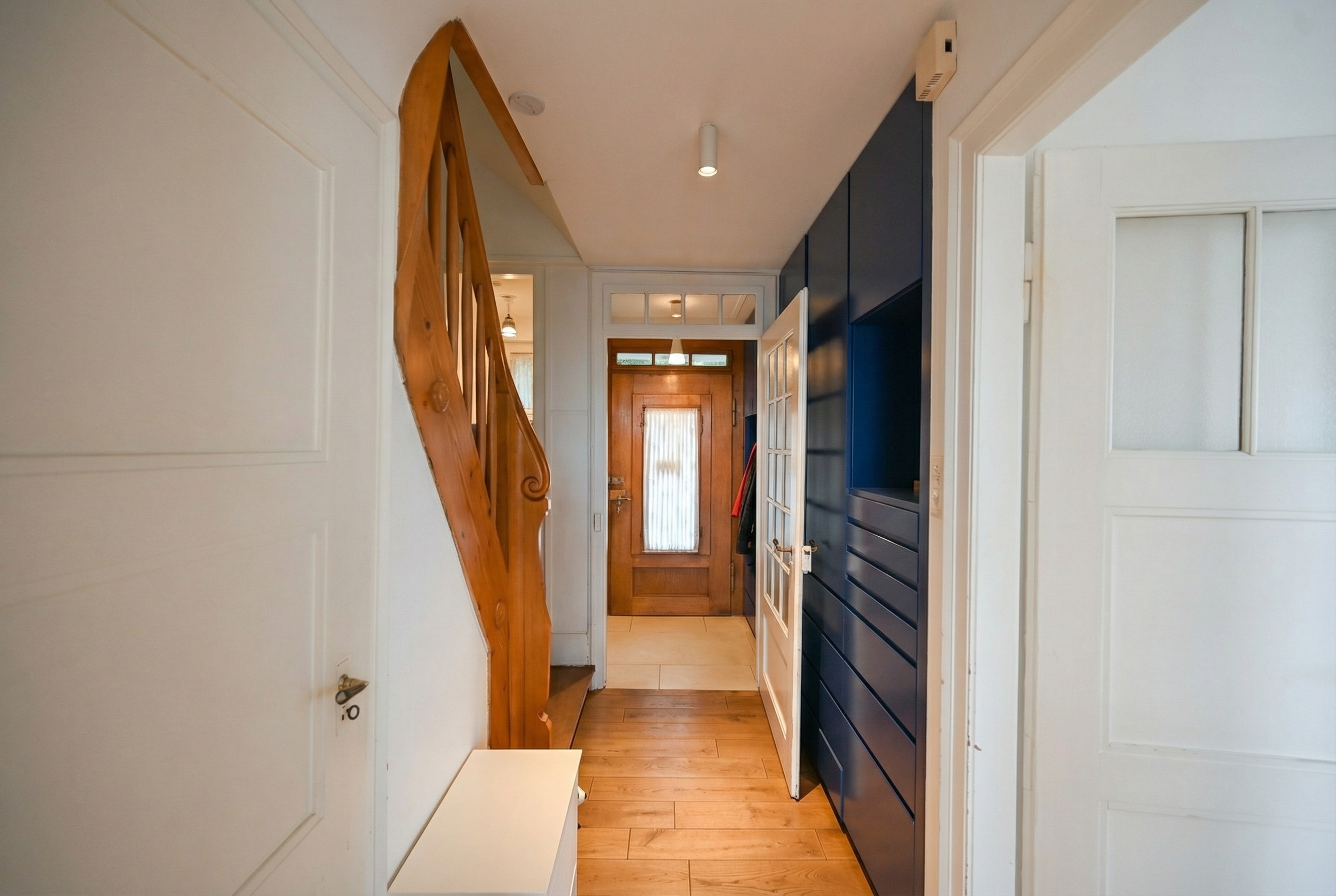 ERDGESCHOSS | ENTRÉE MIT GARDEROBE