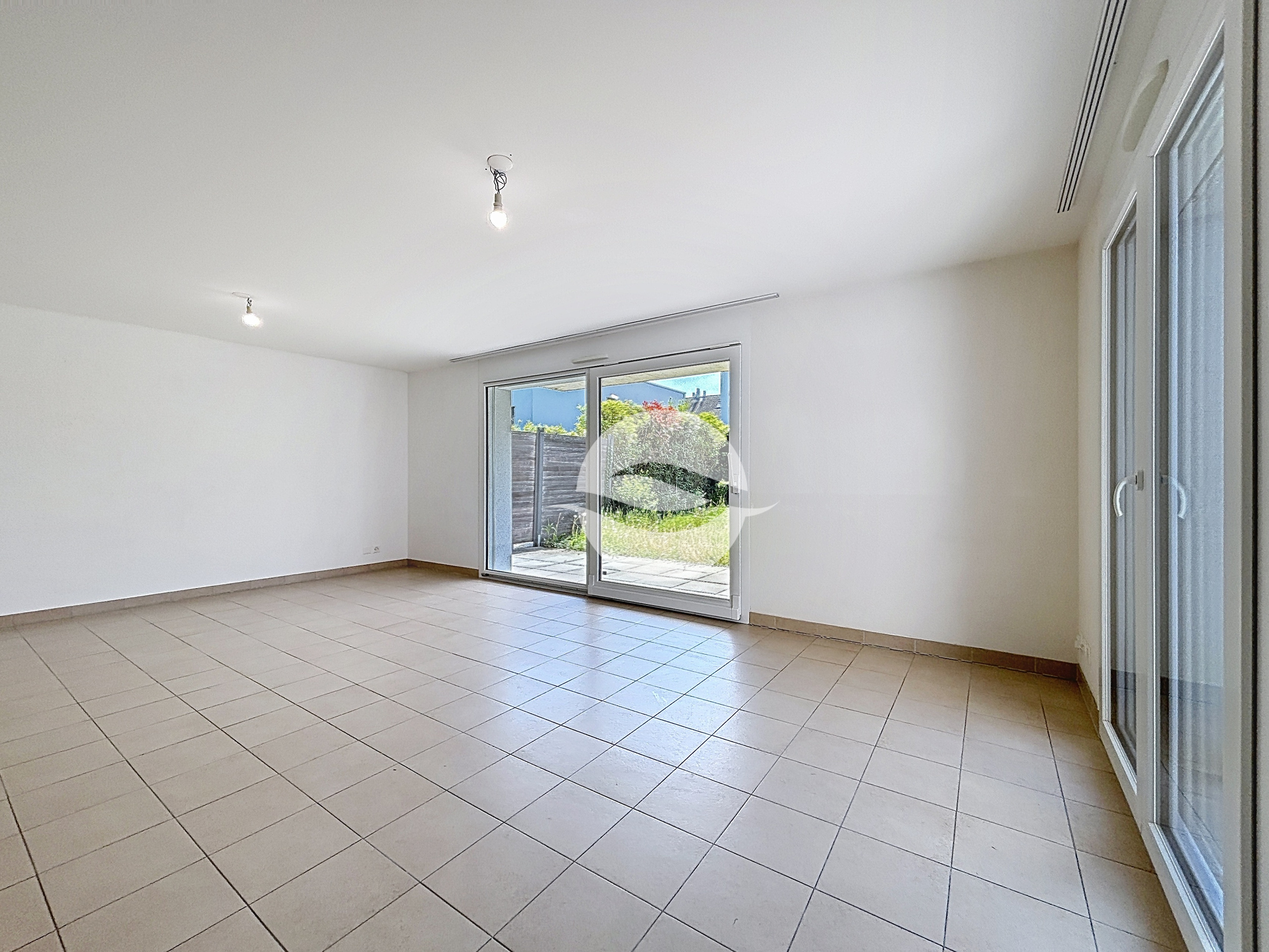 Grande pièce de vie 