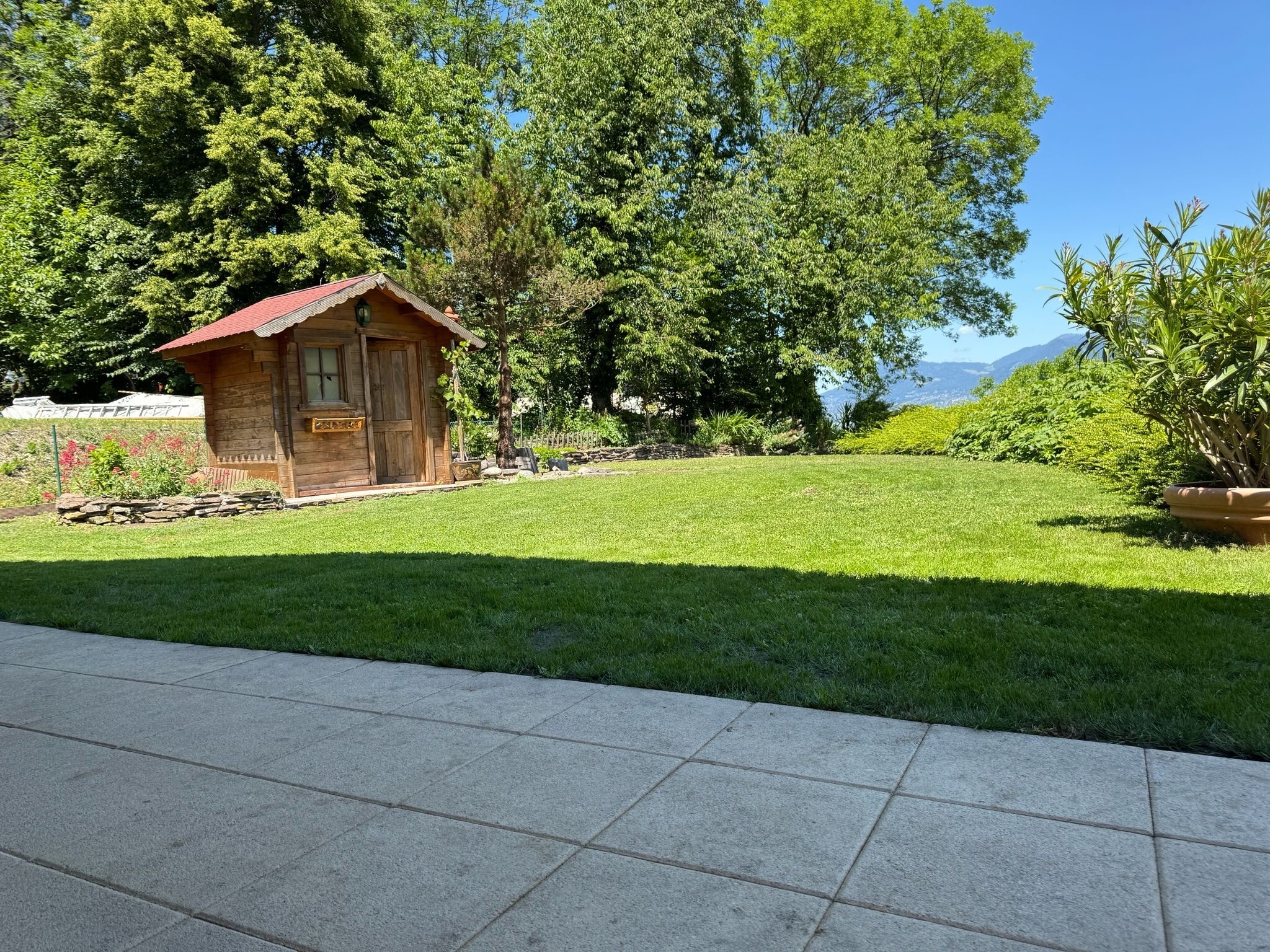 Exterior view 2