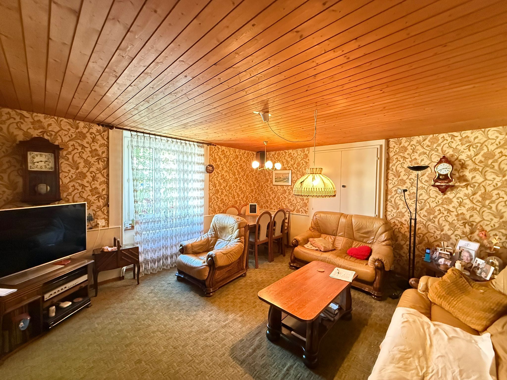 ERDGESCHOSS - Wohnung Nr. 1 (Funktionswohnung) Wohn-/Wohnzimmer