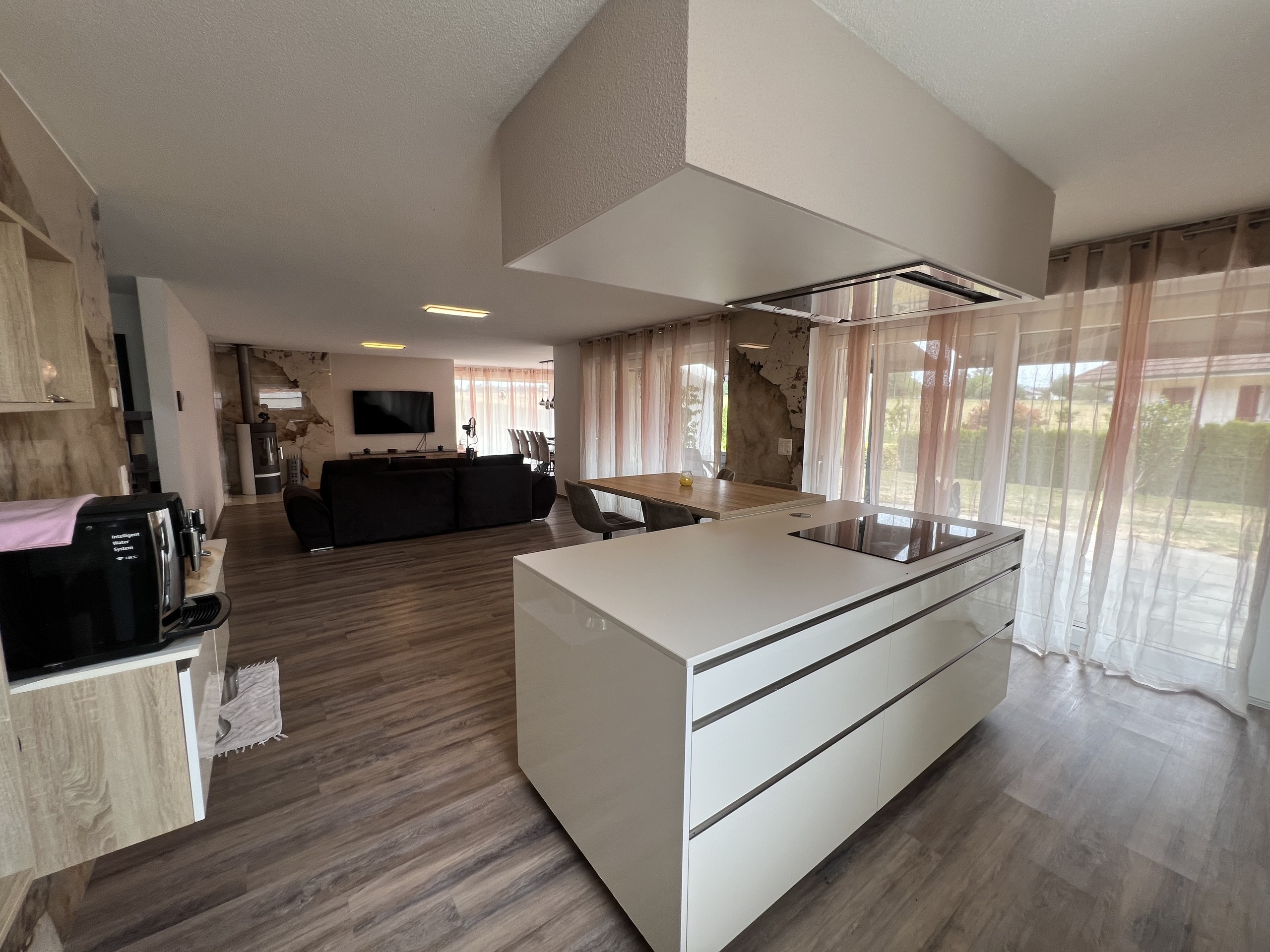 Interior view 4