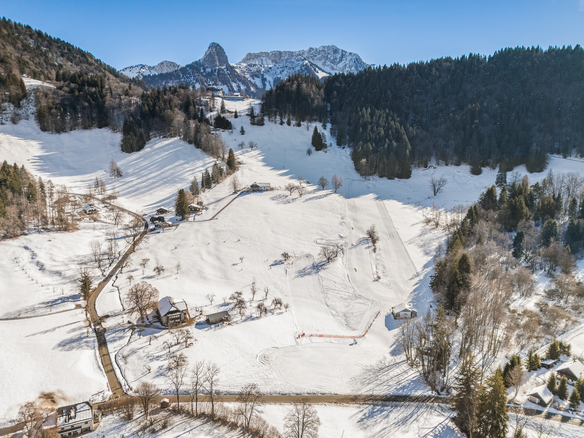 Piste de ski et luge à 3 min du chalet