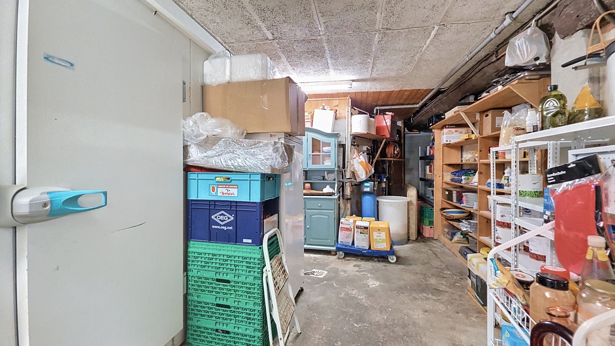 Stockage / vestiaire / chambre froide congélation Stockage / vestiaire / chambre froide congélation