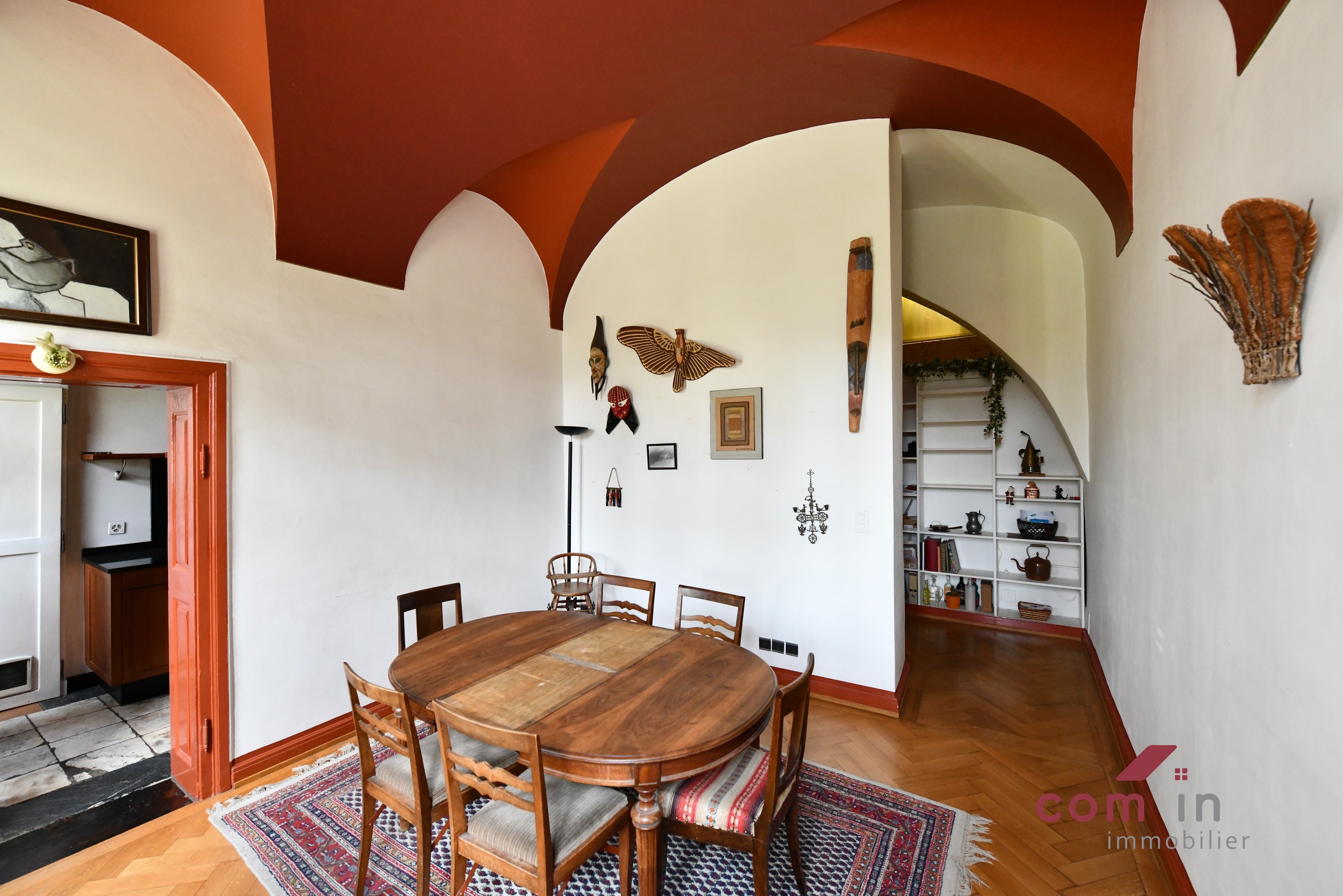 salle à manger côté cuisine et côté jardin