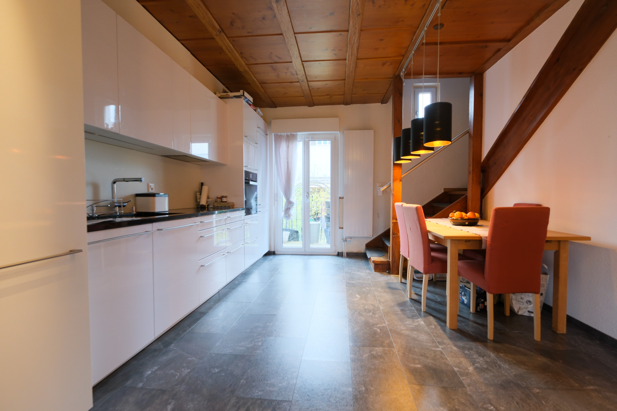 Küche mit Essbereich