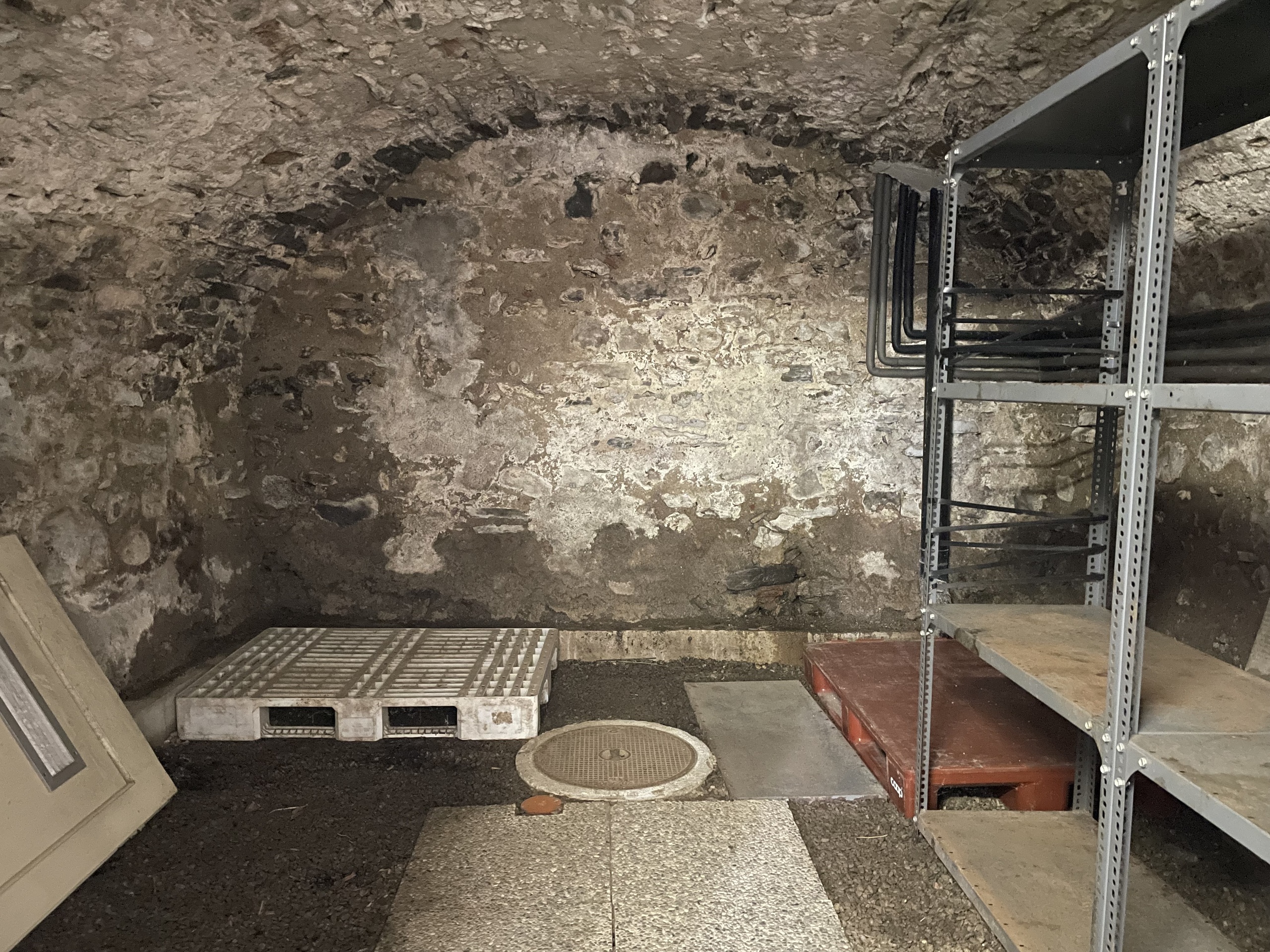 Cantina a volta, al piano terreno Cantina a volta, al piano terreno