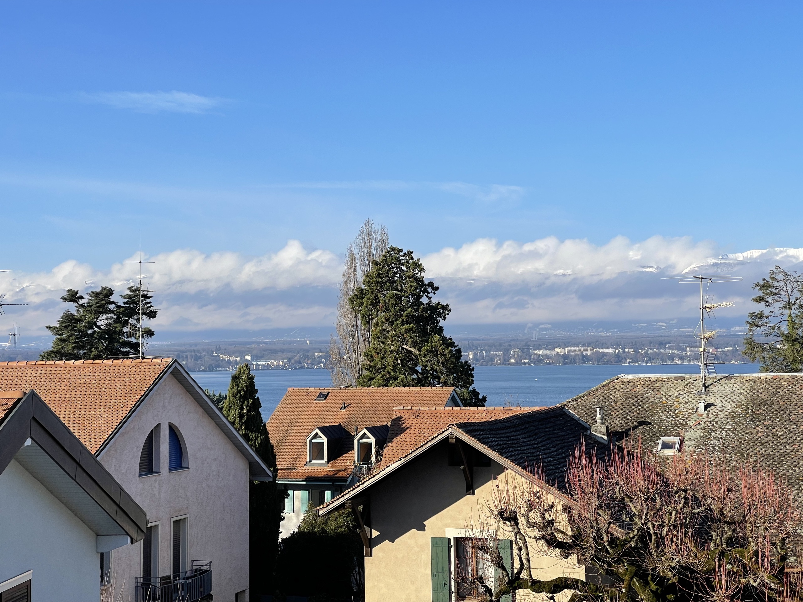 Vue lac et Jura Vue lac et Jura