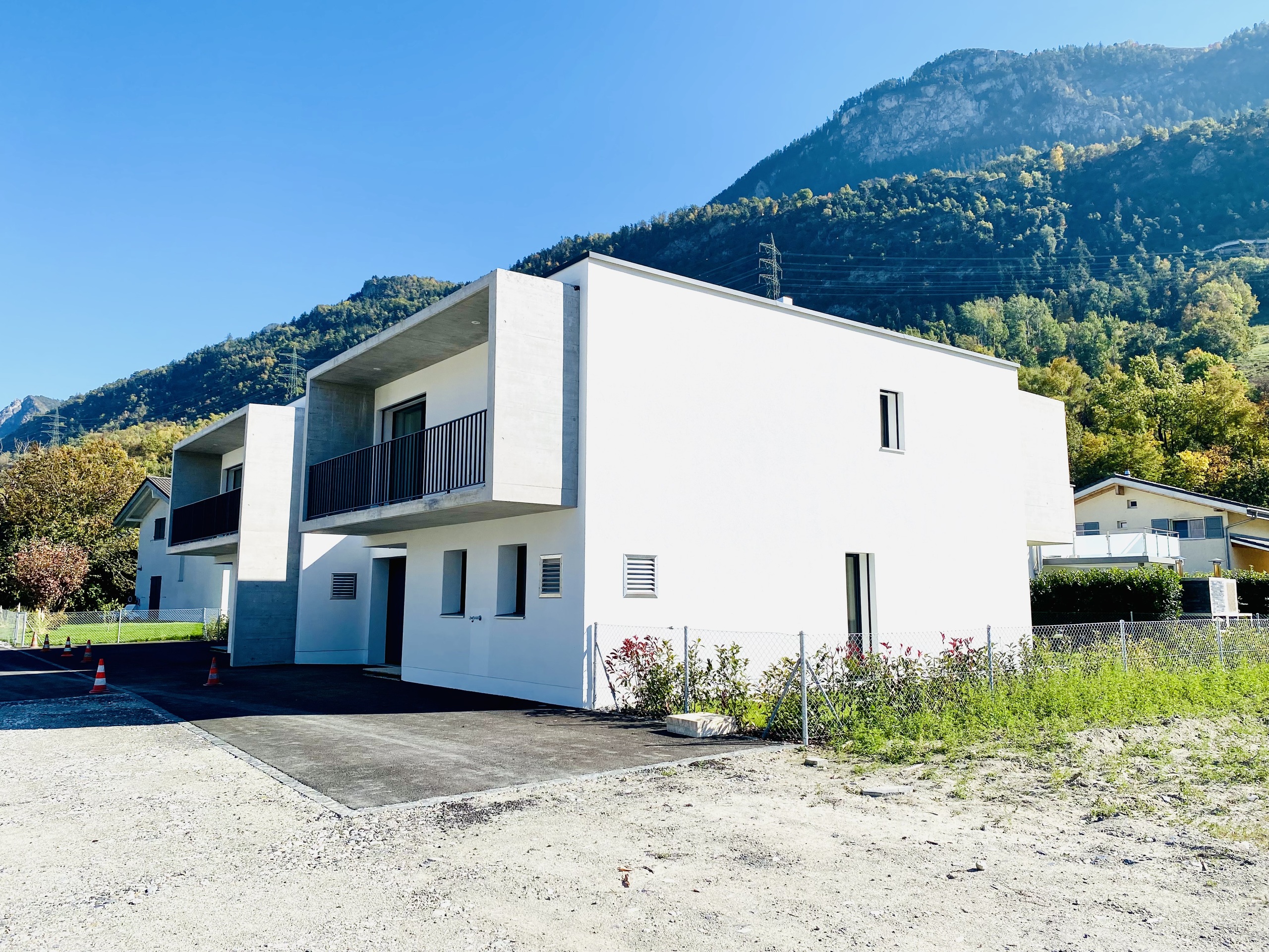 Exterior view 3