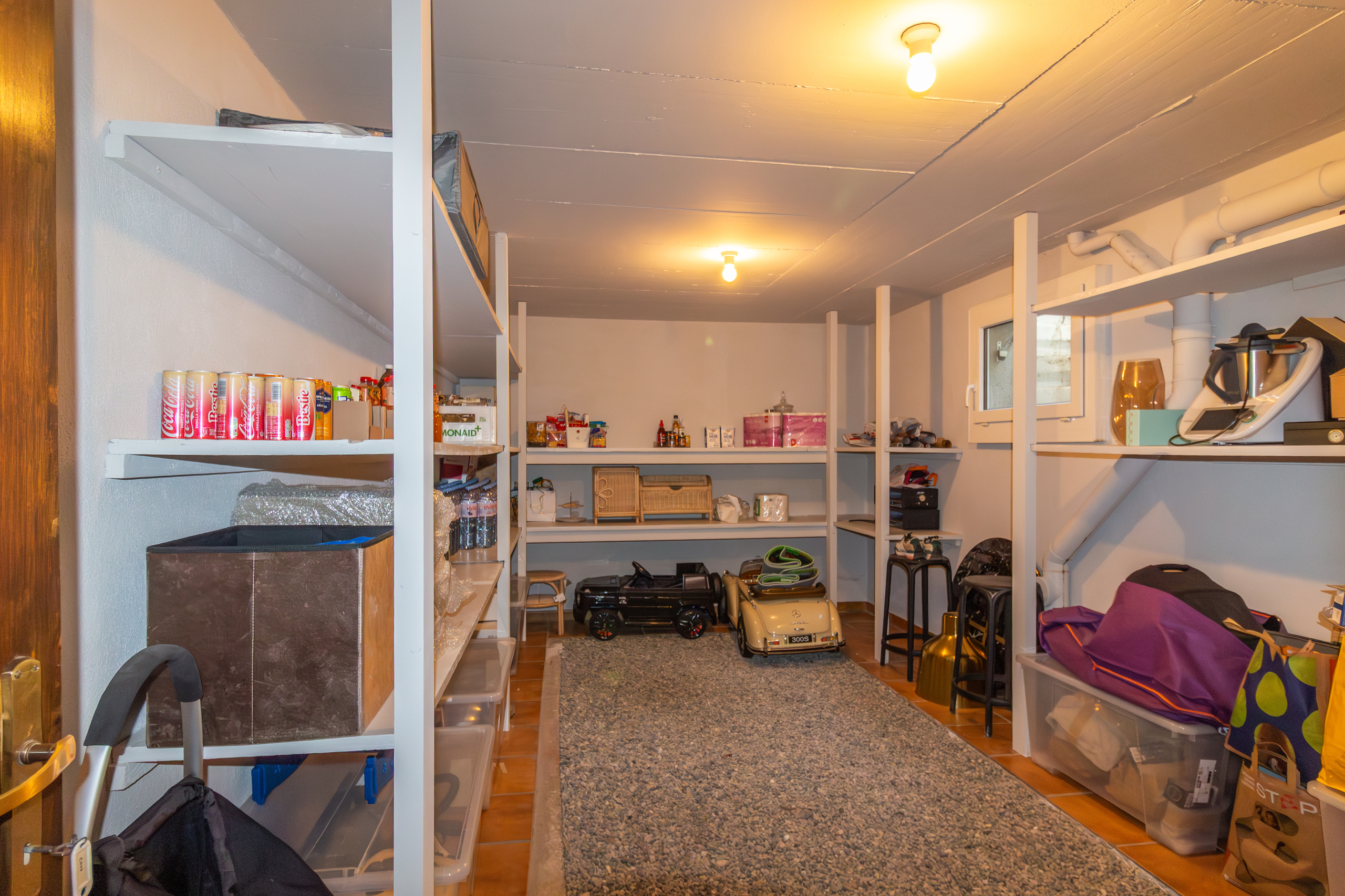 Interior view 24