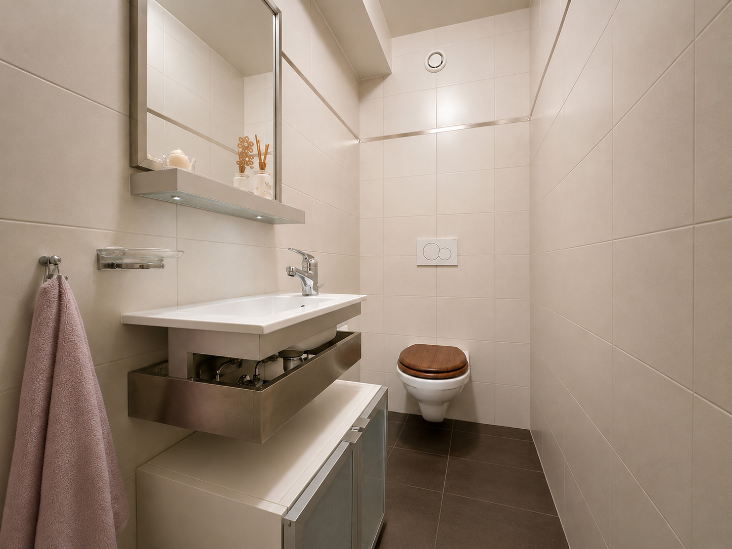Interior view 7