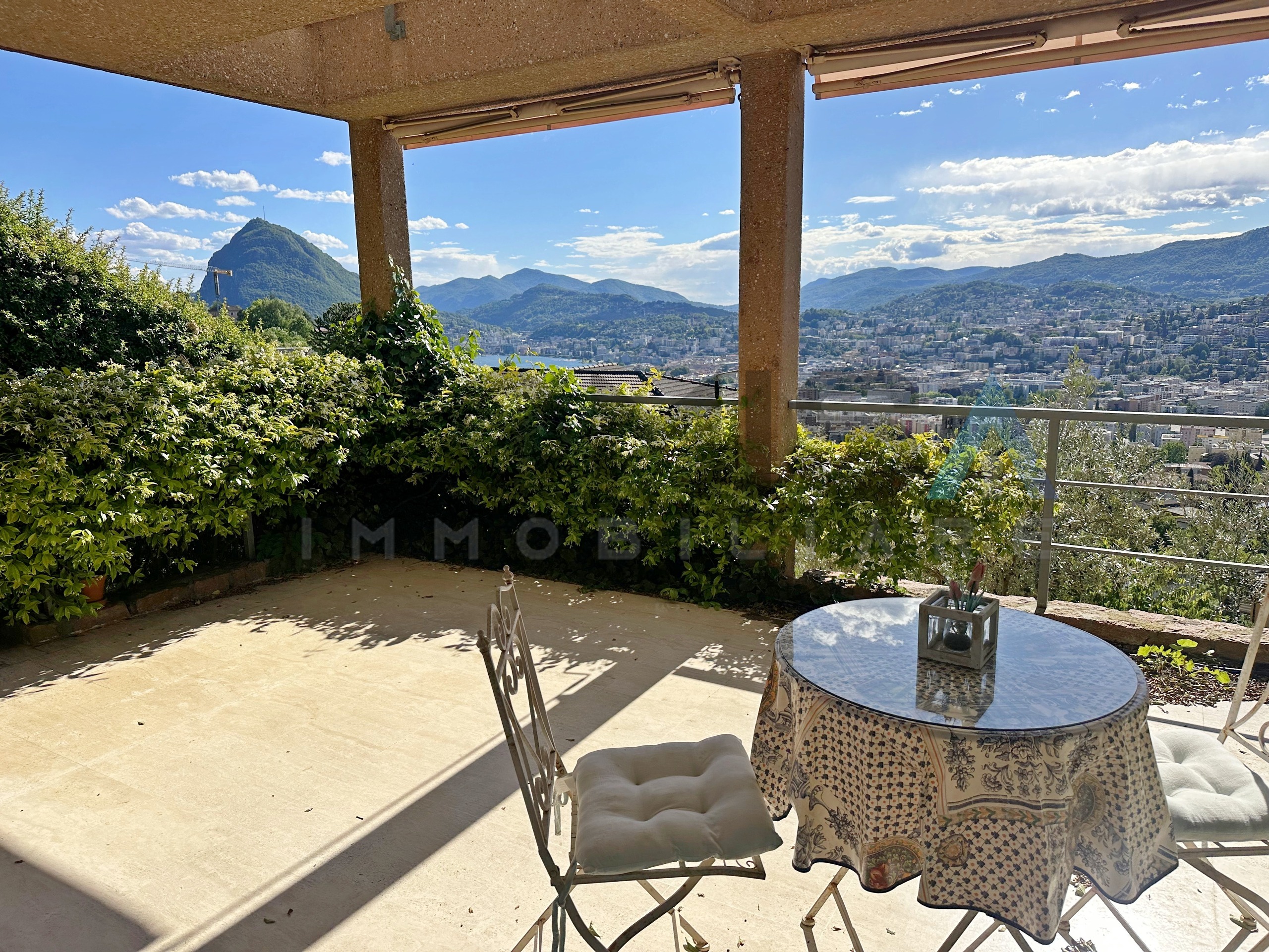 vista lago e montagne