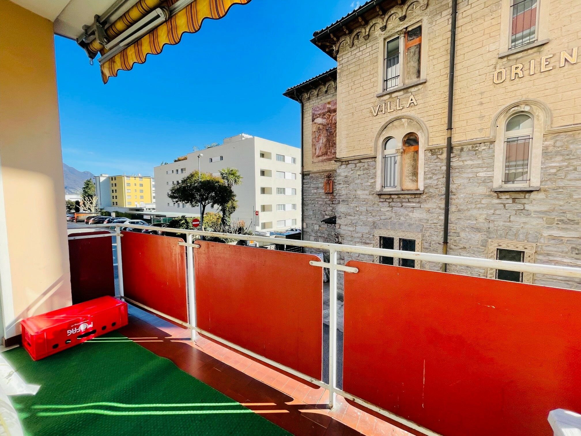 EG 3-Zimmer Wohnung Via Gottardo 52 Balkon EG 3-Zimmer Wohnung Via Gottardo 52 Balkon