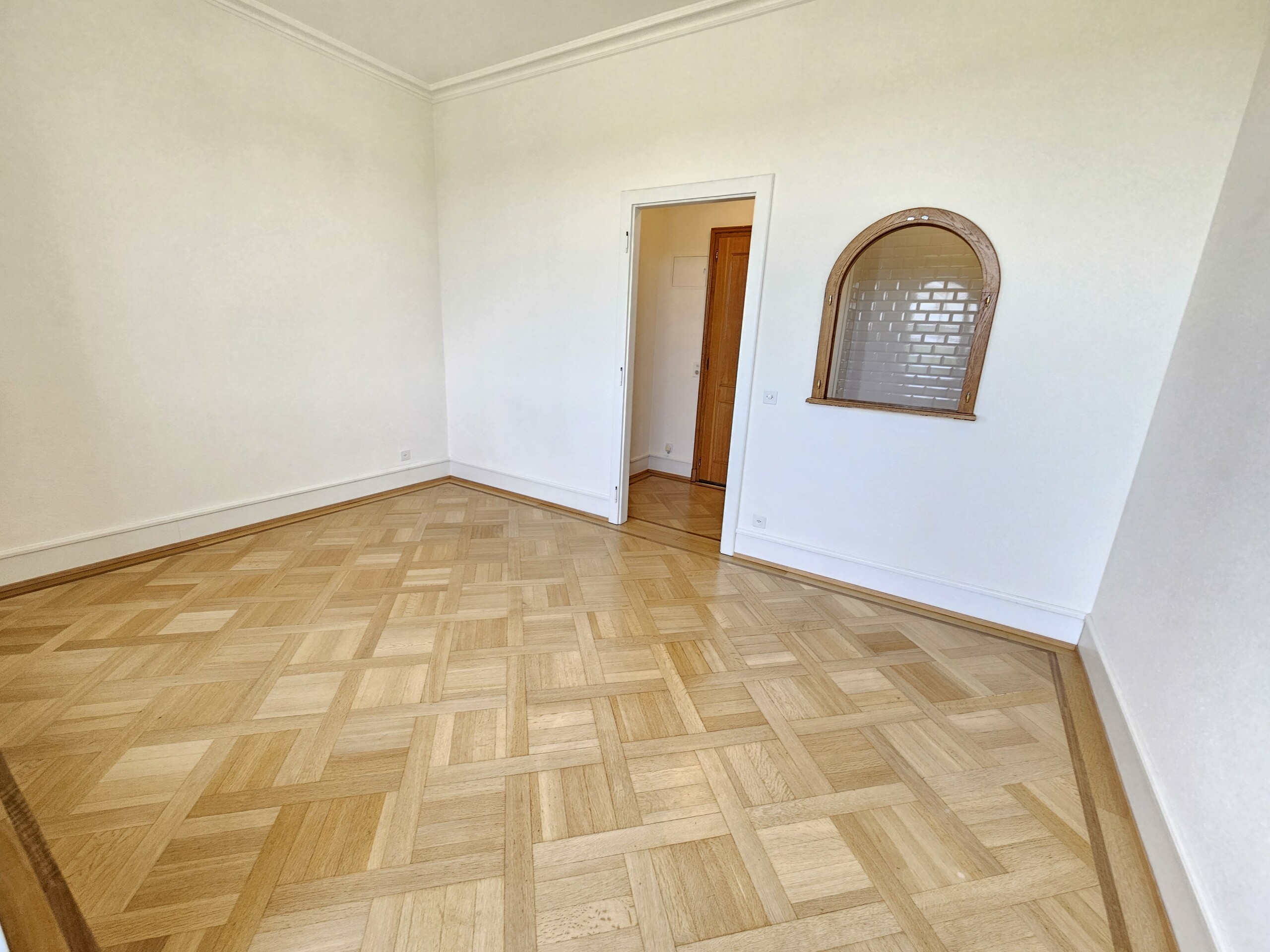 Interior view 10
