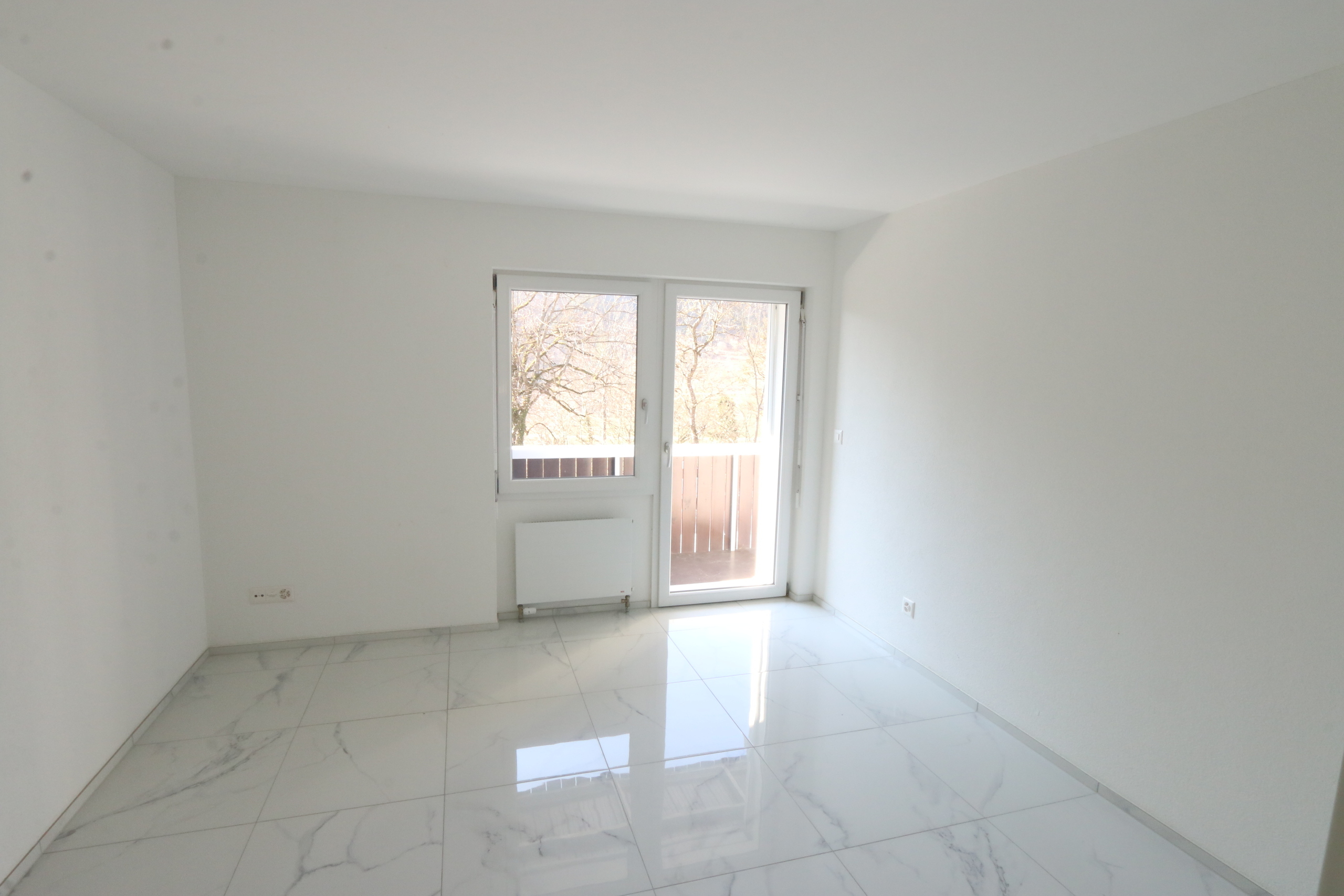 2.5 Zi. Wohnung im 1. OG, helles Zimmer 