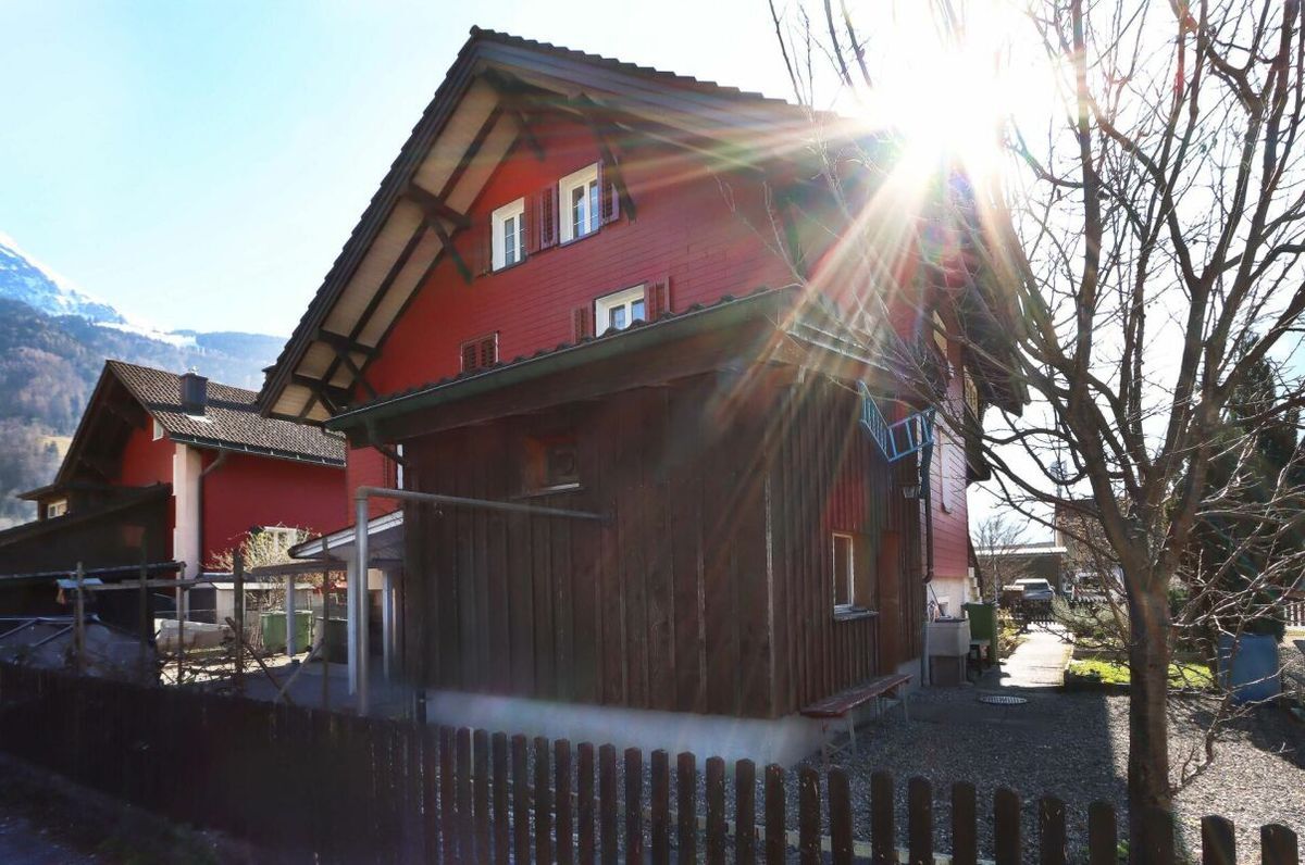 Photo 1
