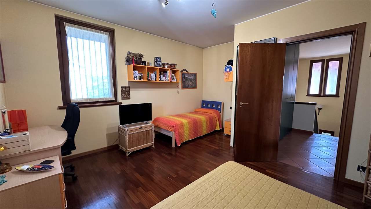 Photo 49