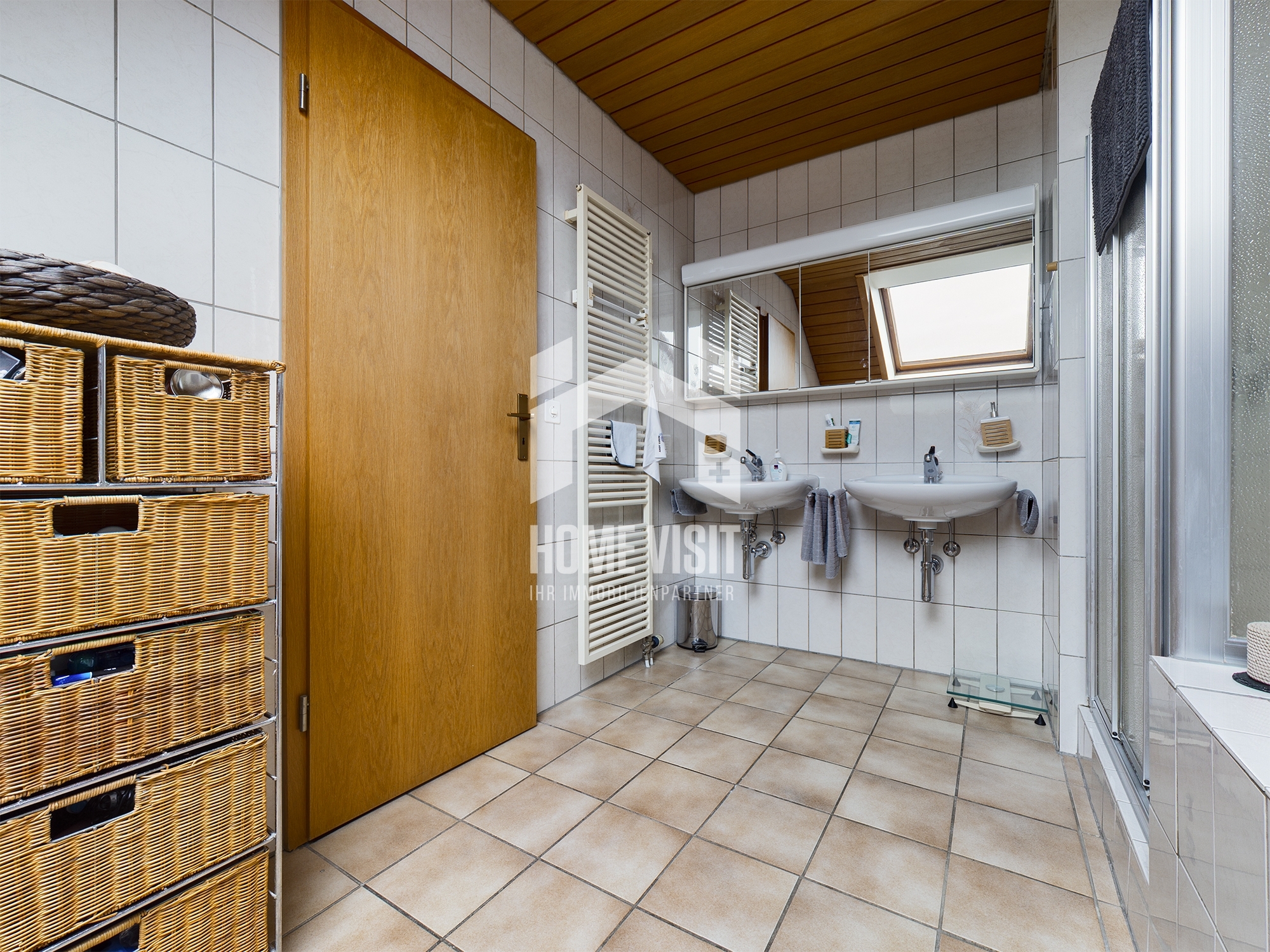 Bad / Dusche Bad / Dusche