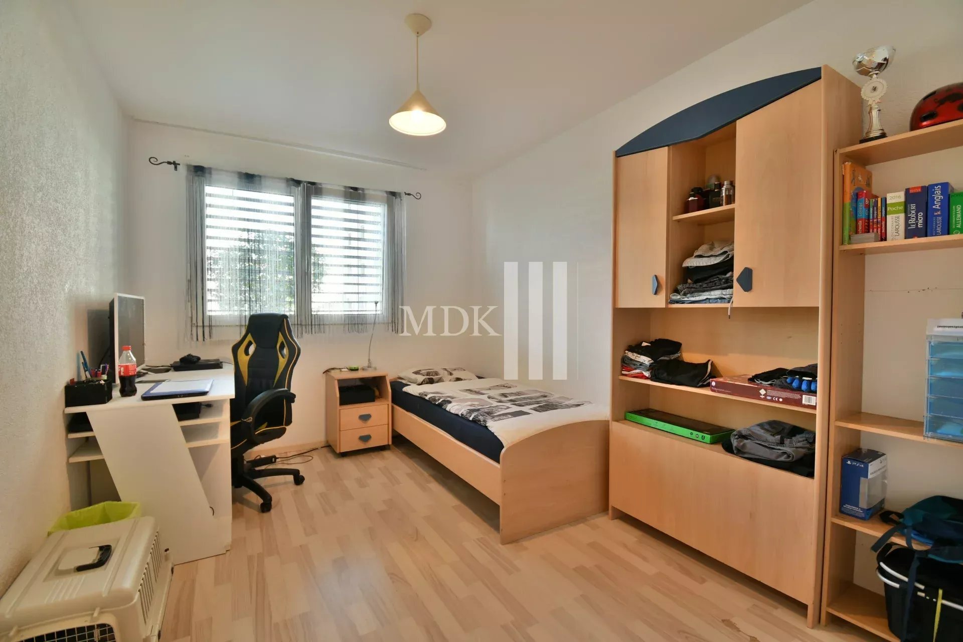 Photo 8