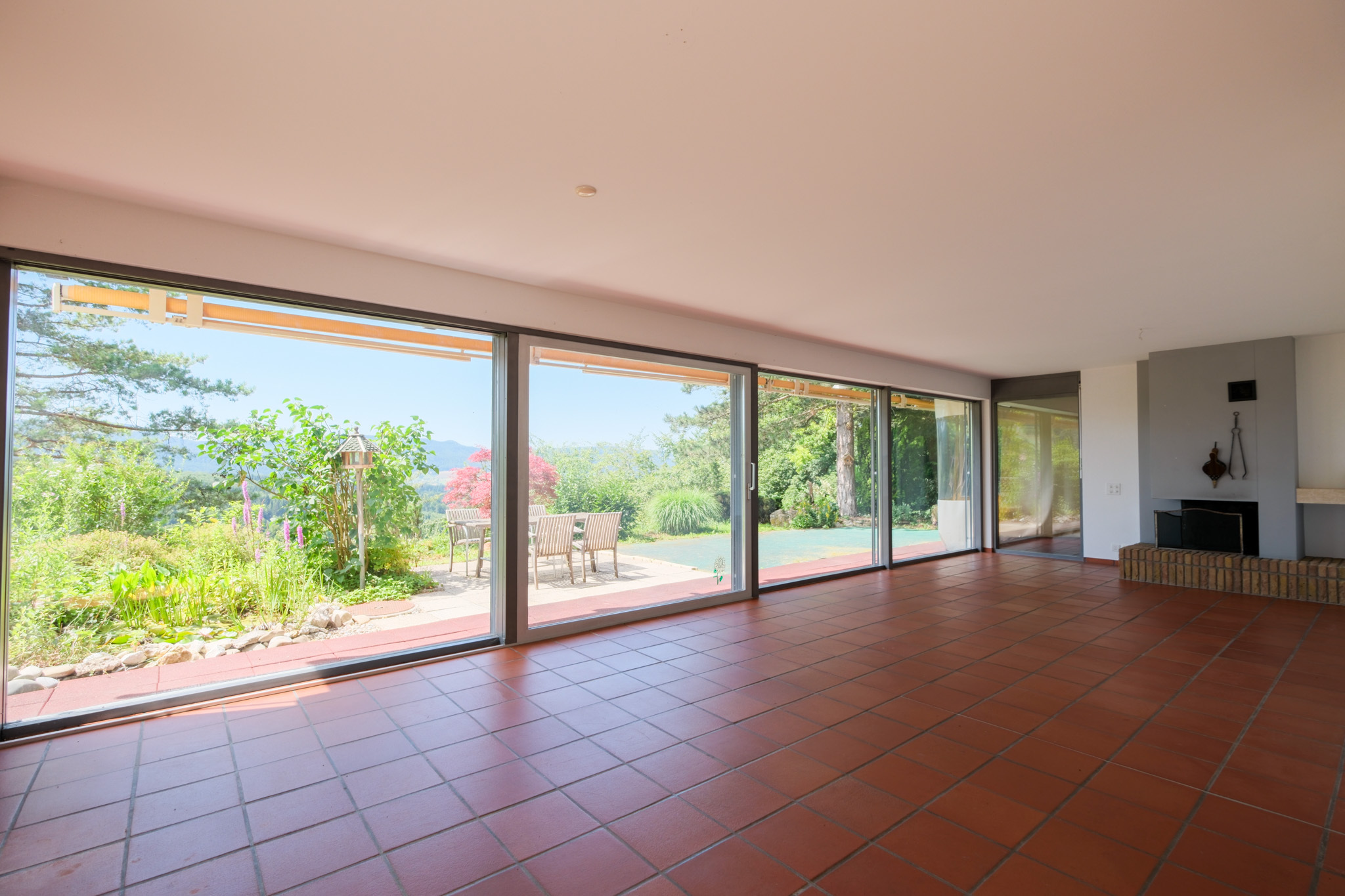 Wohn- Essbereich mit Kamin - Erdgeschoss