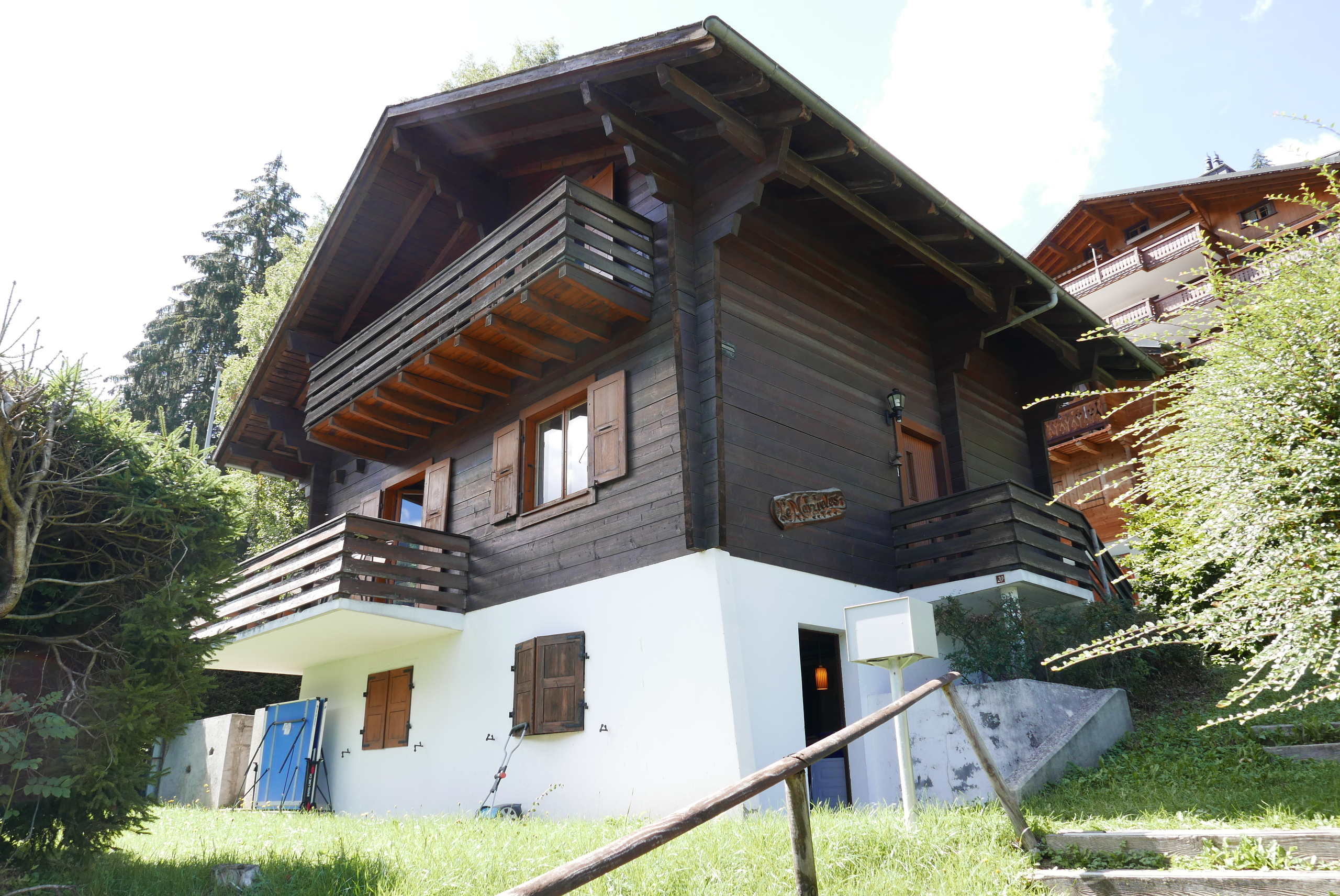 Exterior view 5