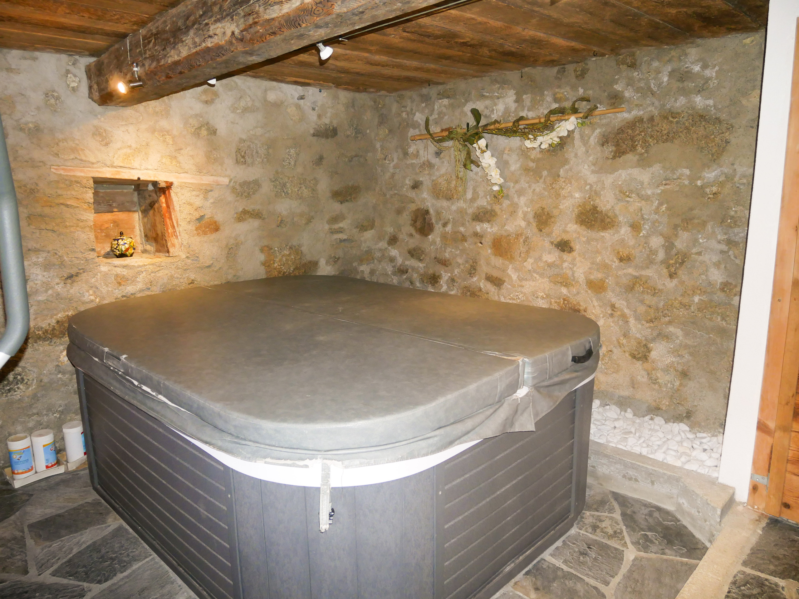 Salle jacuzzi Salle jacuzzi