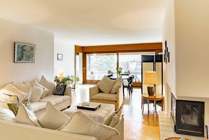 Interior view 2