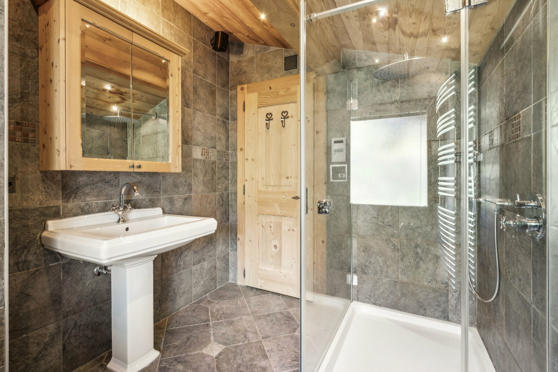 Shower room - 1st floor